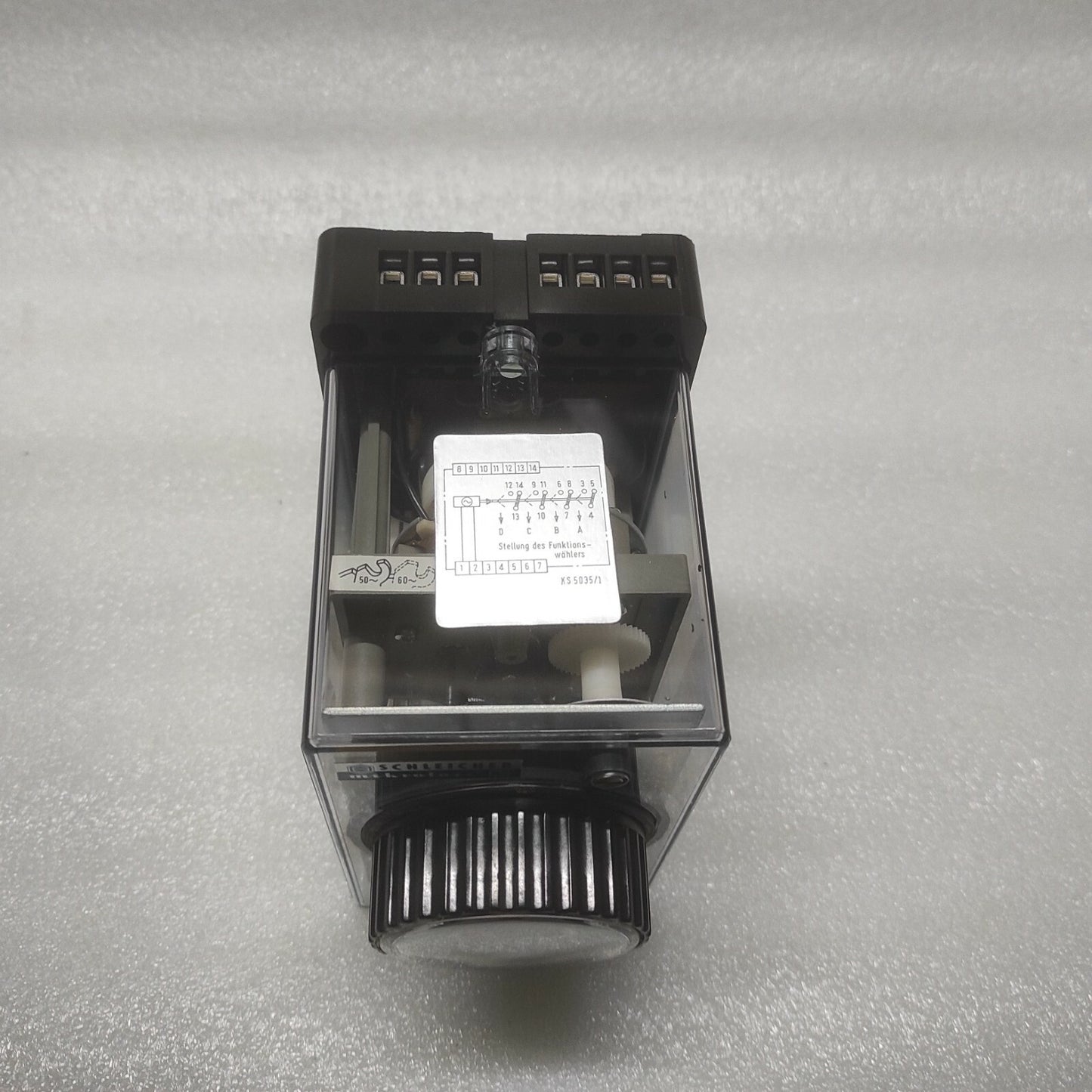 SCHLEICHER MZ 54 TIME RELAY 01111894-23 220V 0.15S-30H MZ54SGZ8