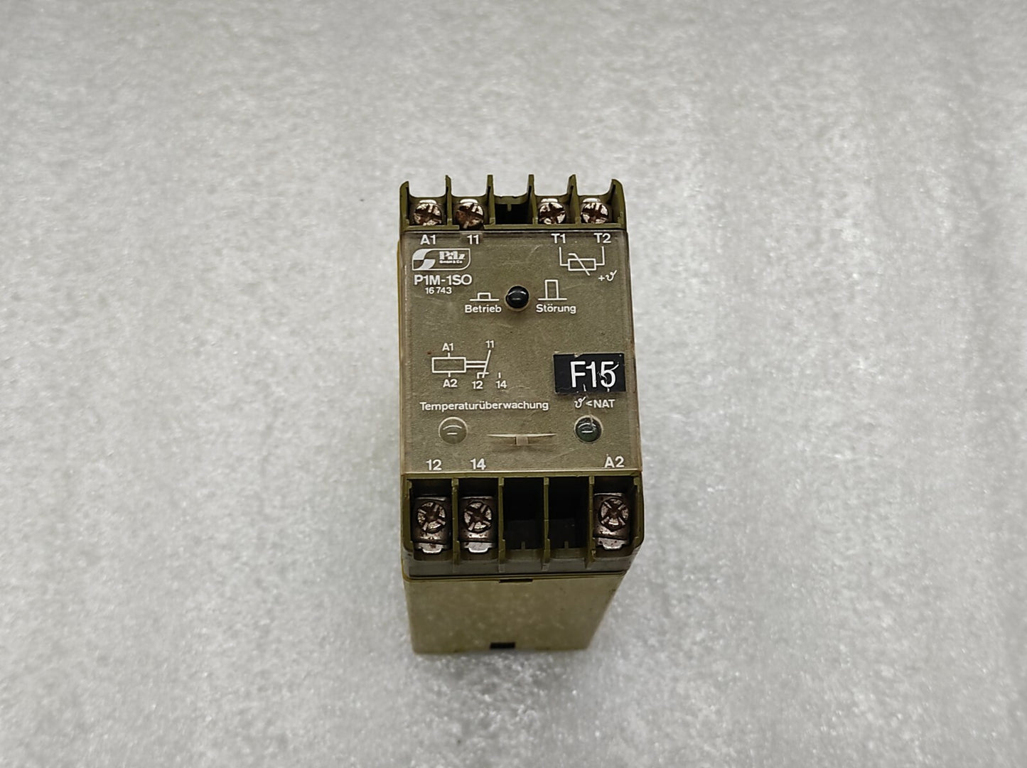 PILZ P1M-1SO SAFETY RELAY 16743 220V