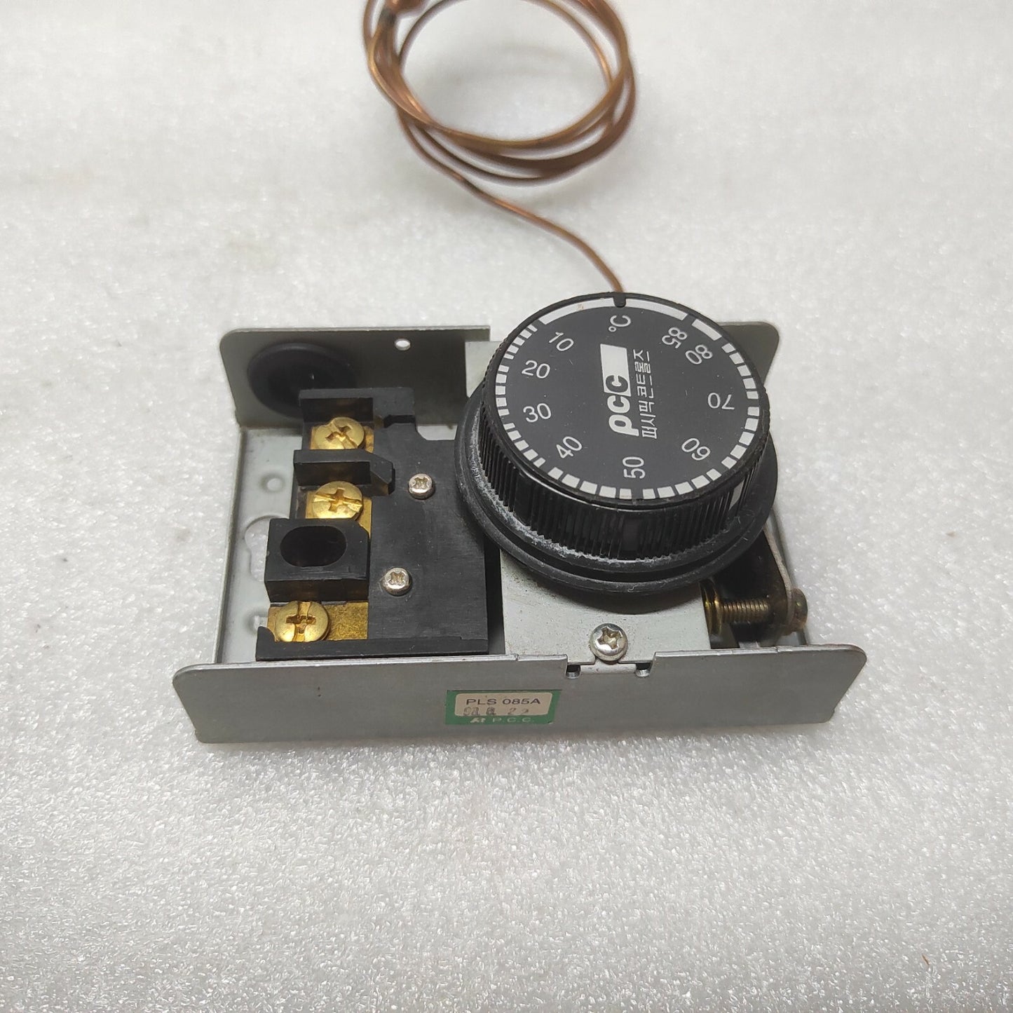 PECIFIC PLS-085A TEMPERATURE CONTROLLER