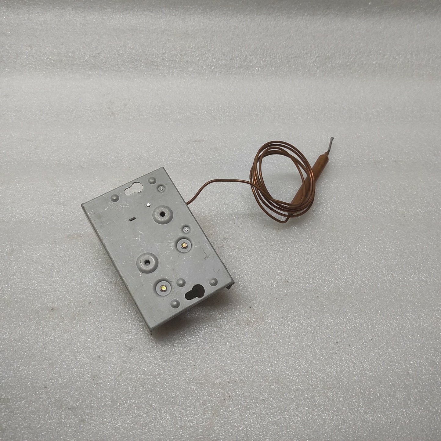 PECIFIC PLS-085A TEMPERATURE CONTROLLER