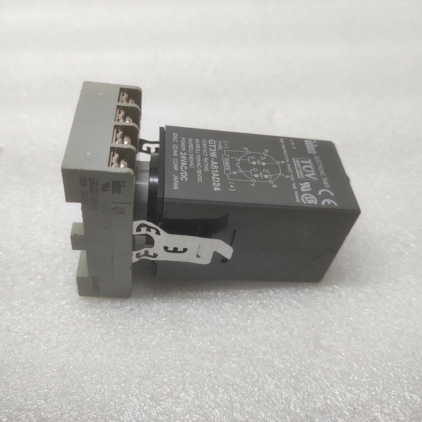 IDEC GT3W-A61AD24 TIME DELAY RELAY 24VAC/DC