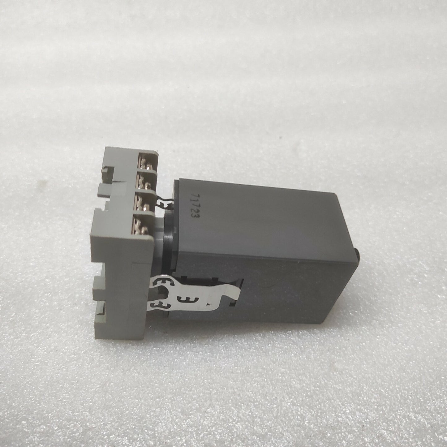 IDEC GT3W-A61AD24 TIME DELAY RELAY 24VAC/DC