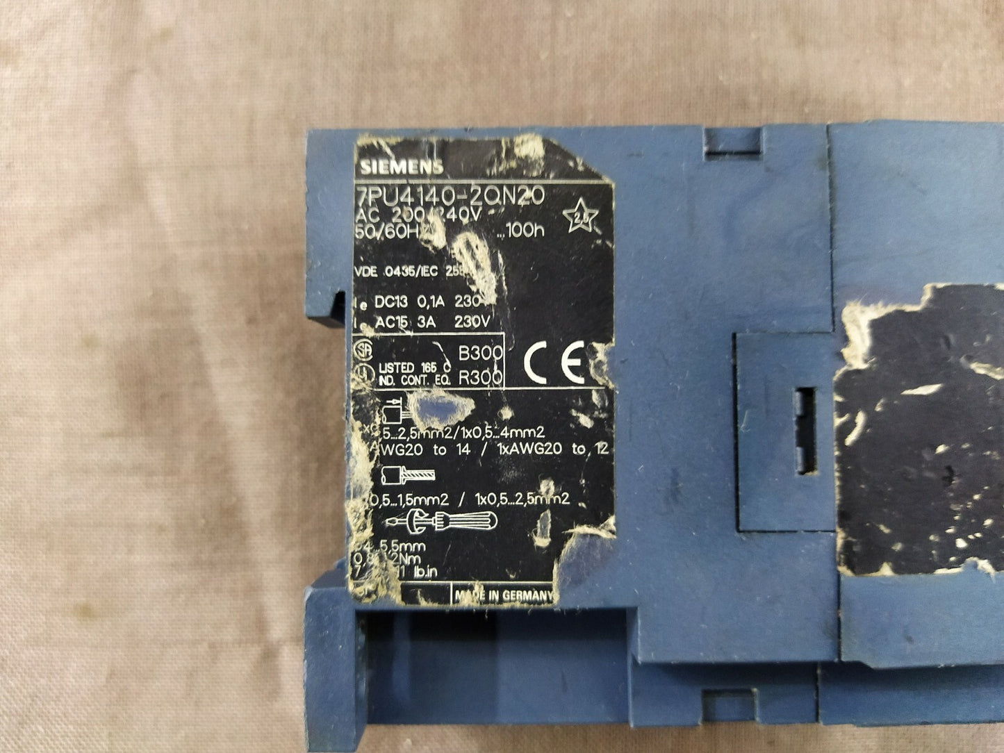 Siemens 7PU4140-2QN20 200-240 VAC