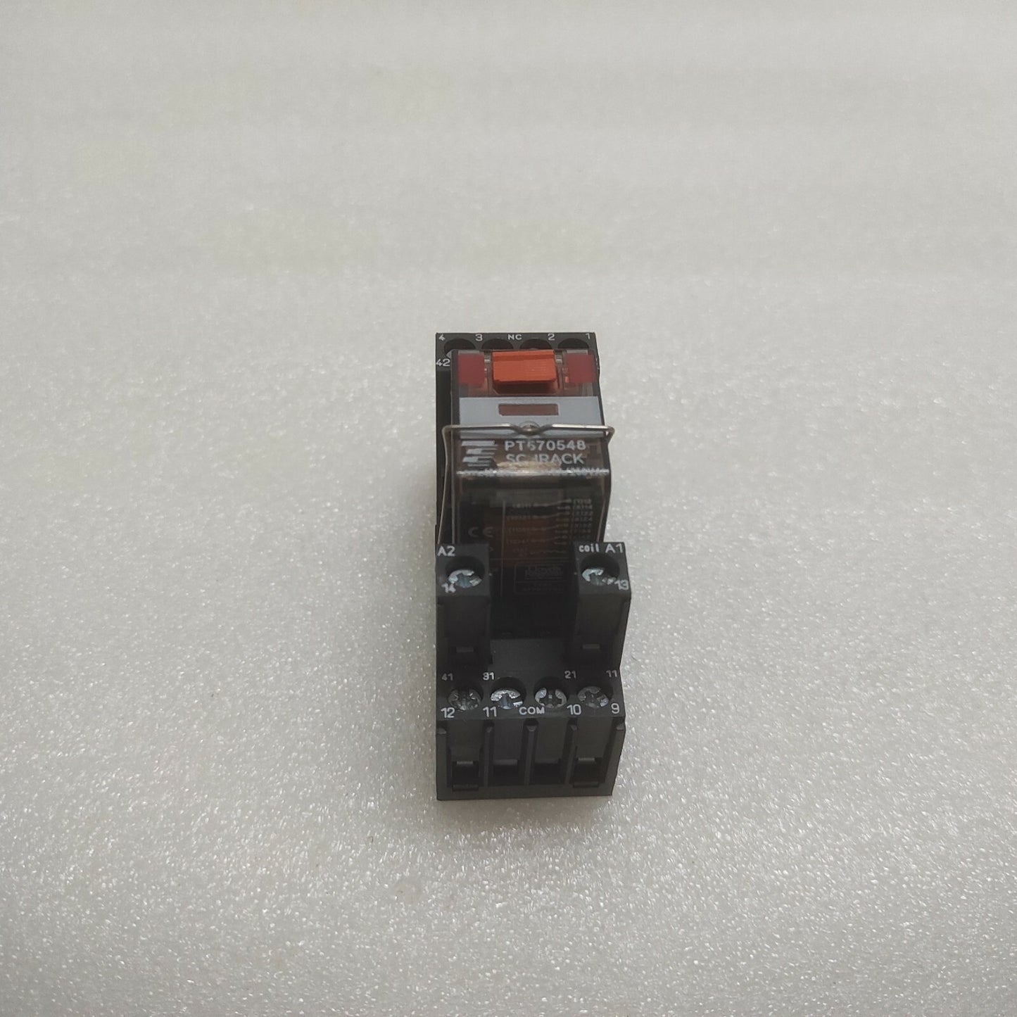SCHRACK PT78740 PT570548 RELAY WITH SOCKET