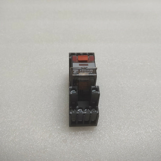 SCHRACK PT78740 PT570548 RELAY WITH SOCKET