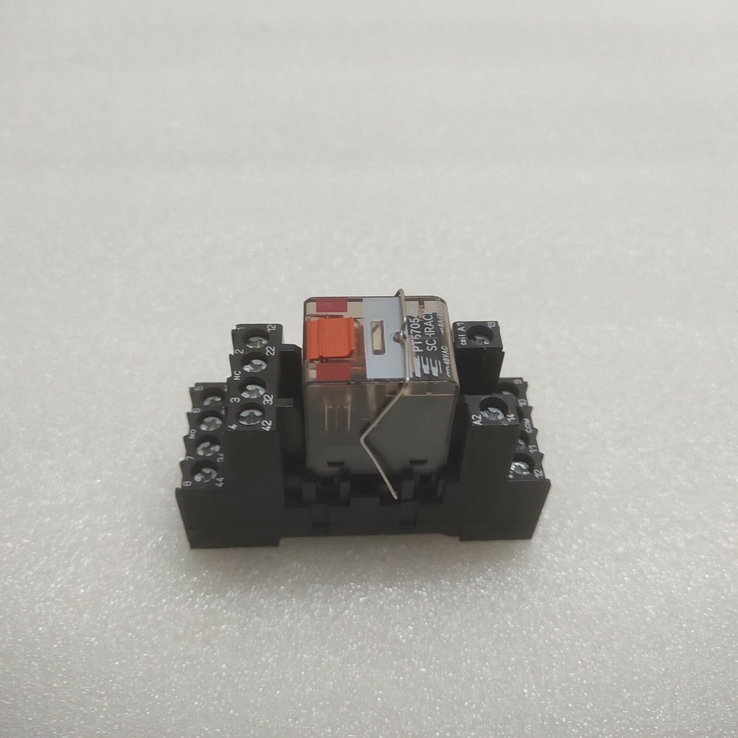 SCHRACK PT78740 PT570548 RELAY WITH SOCKET