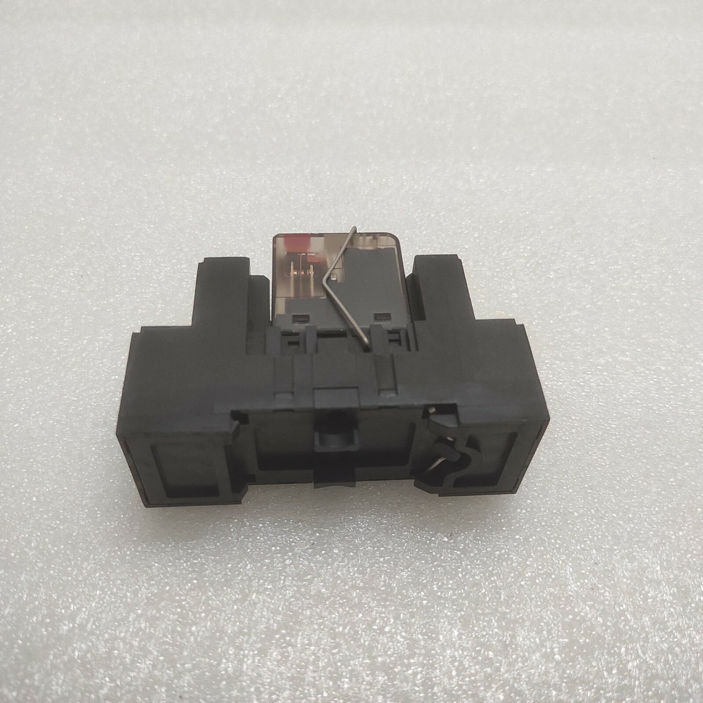 SCHRACK PT78740 PT570548 RELAY WITH SOCKET