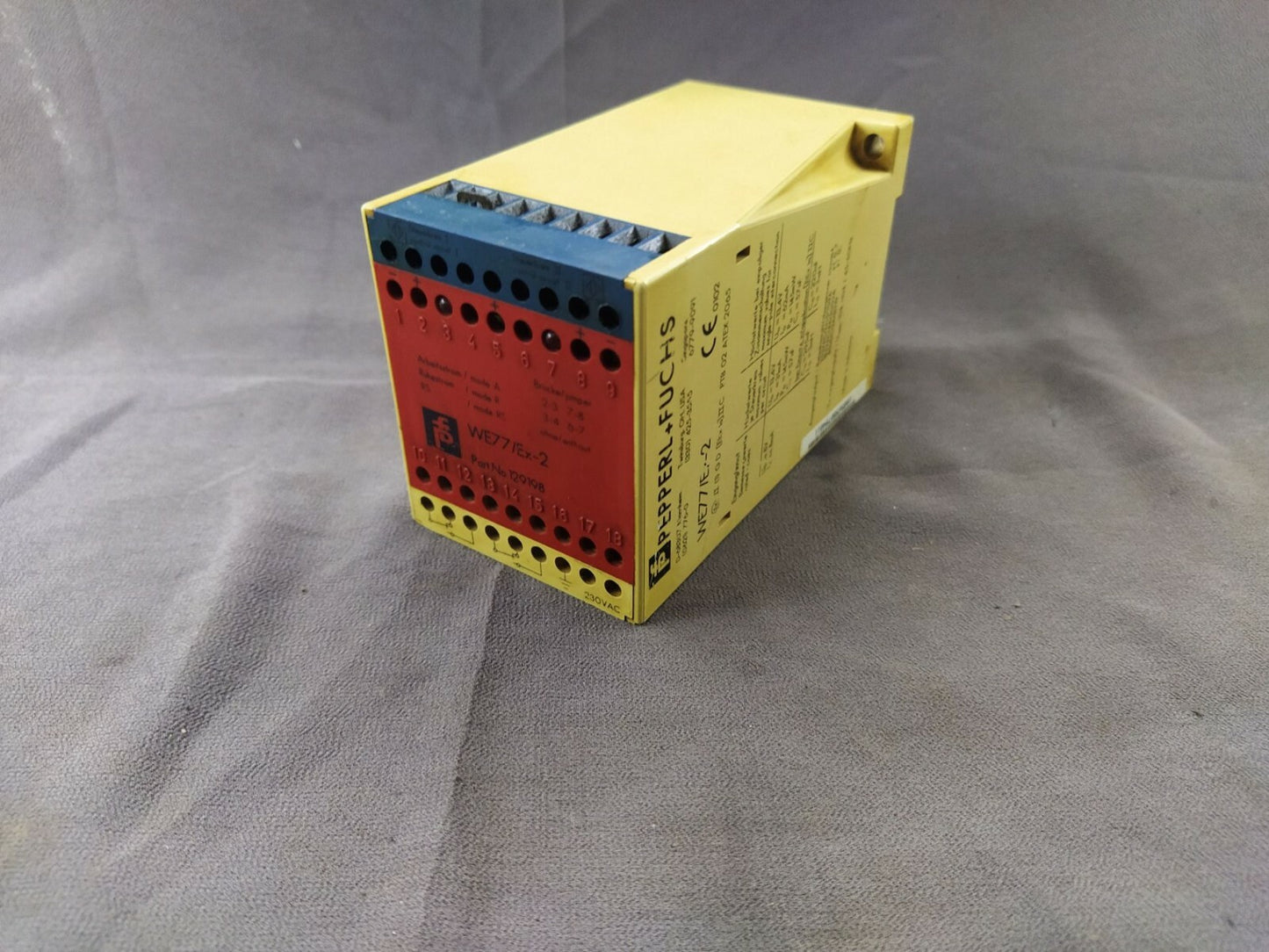 Pepperl + Fuchs WE77/EX-2 Switch Amplifier 129198 230V AC LOT OF 2 UNIT