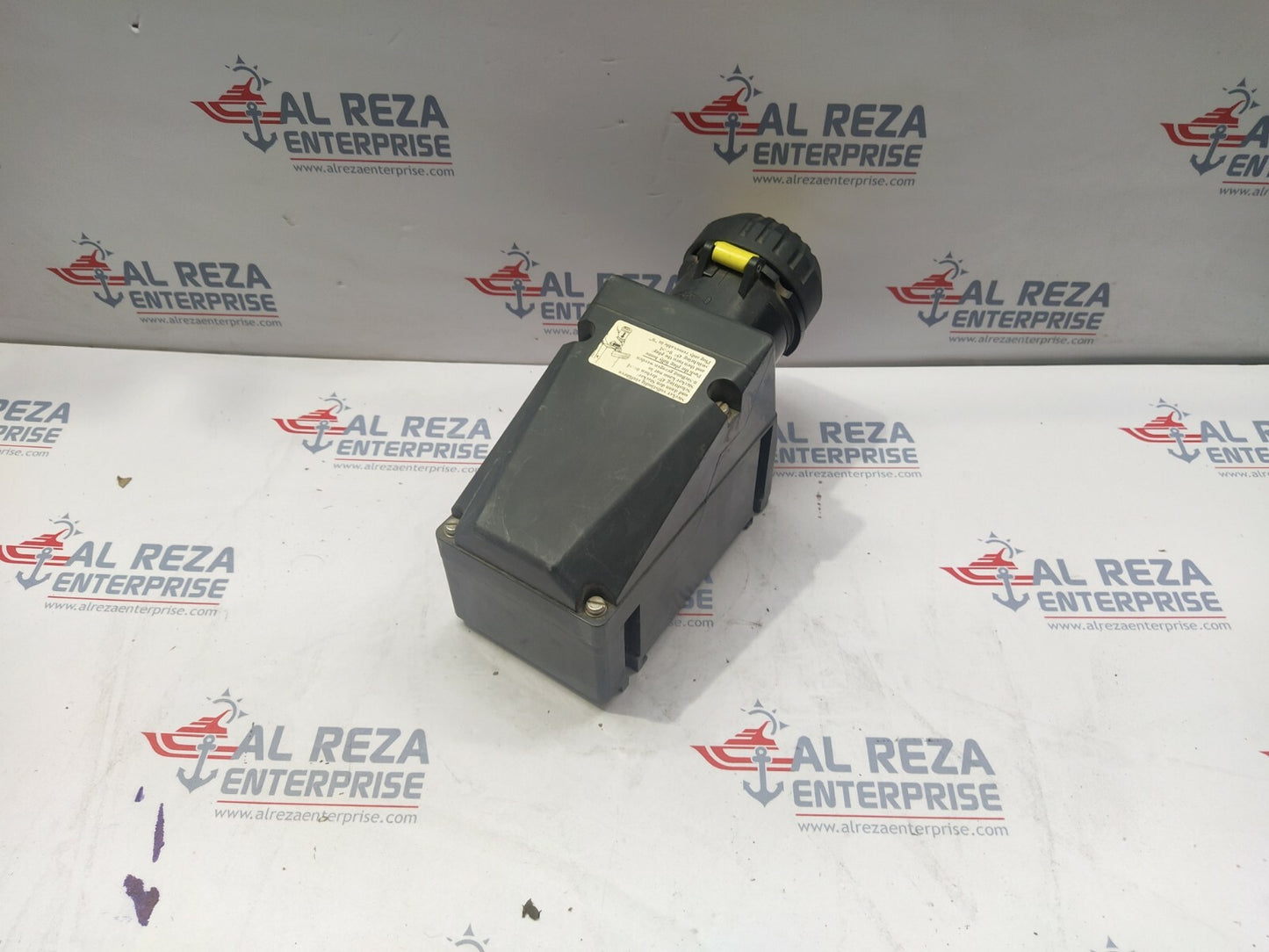 CEAG GHG5114304R0002 SURFACE MOUNT 2P+E POWER CONNECTOR SOCKET ATEX, RATED AT 16