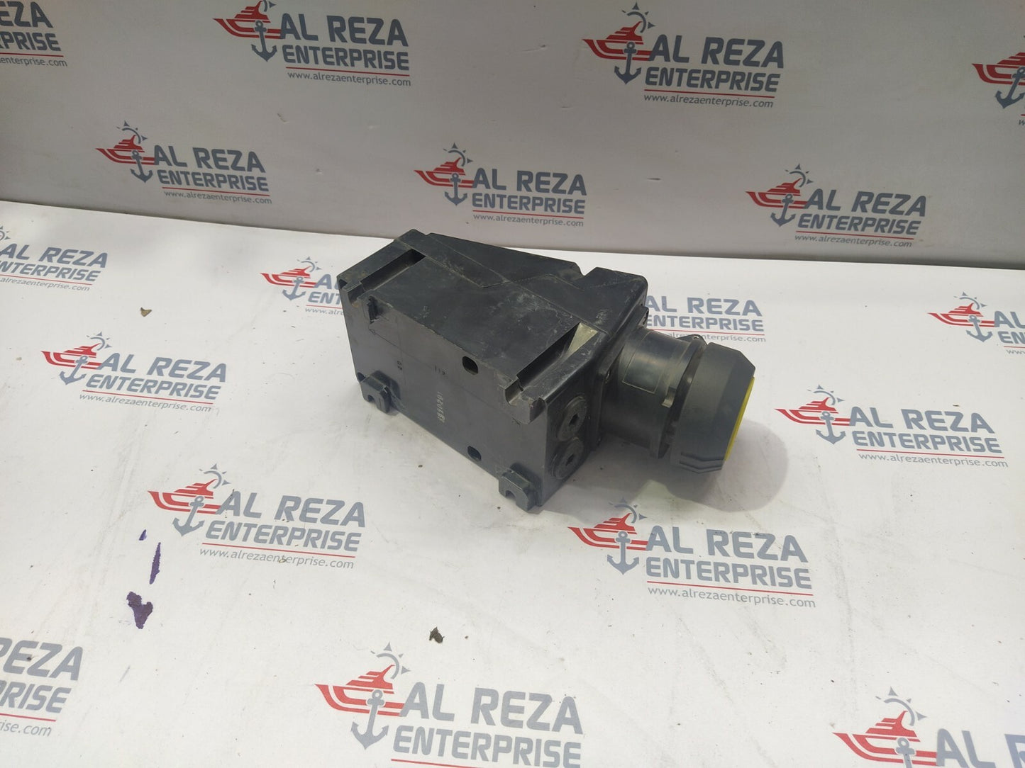 CEAG GHG5114304R0002 SURFACE MOUNT 2P+E POWER CONNECTOR SOCKET ATEX, RATED AT 16