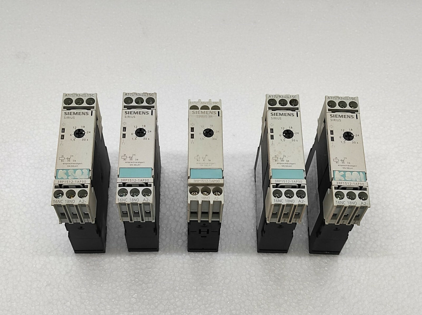 Siemens 3RP1512-1AP30 SPDT Timer Relay