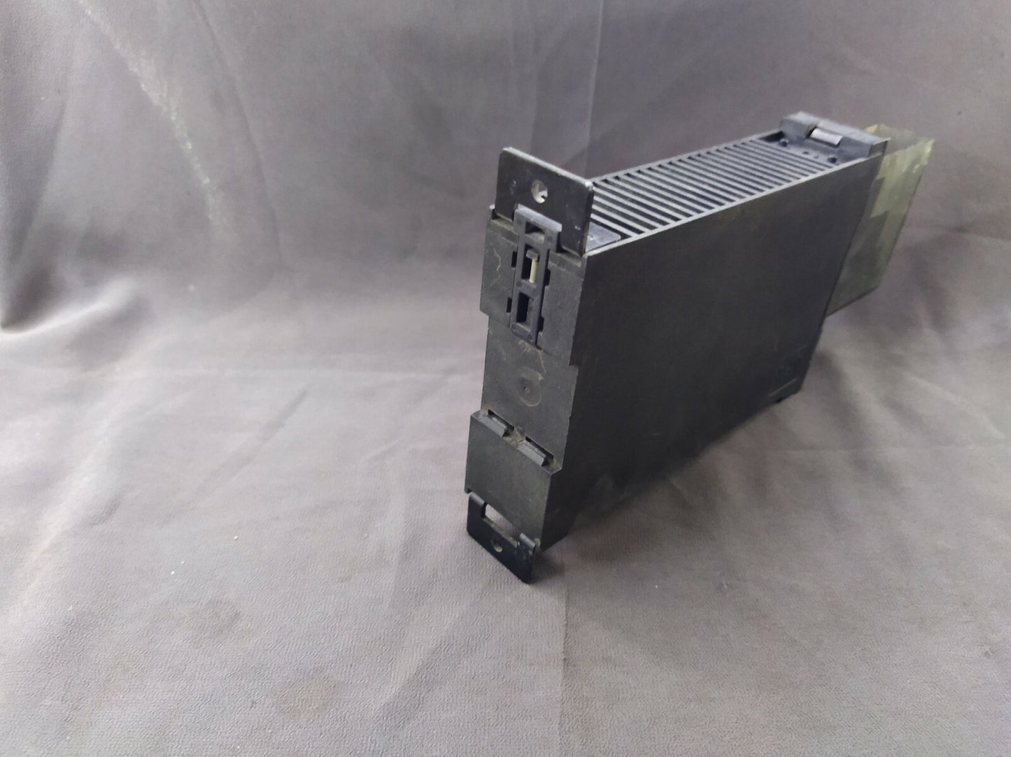 Yamatake J-SSP60X-2X-0 Controller JSSP60X2X0 24V DC
