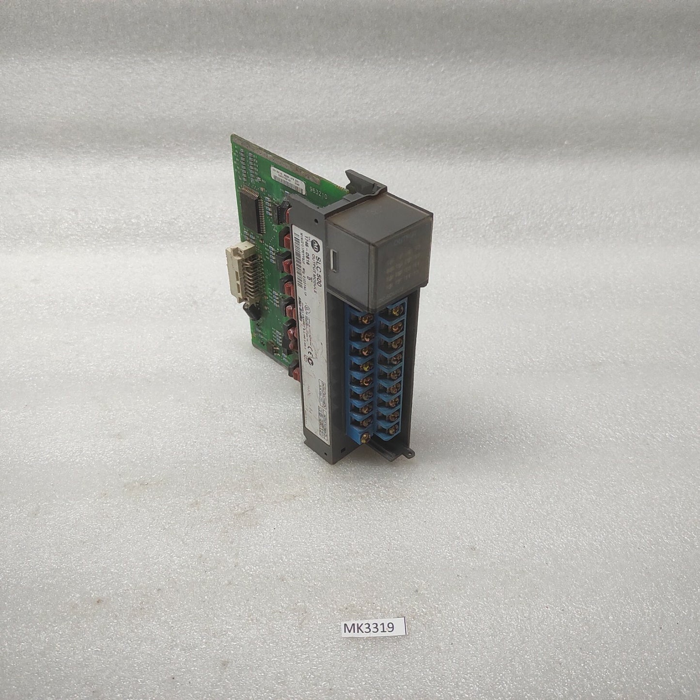 ALLEN BRADLEY CAT 1746-OB16 SLC500 OUTPUT MODULE