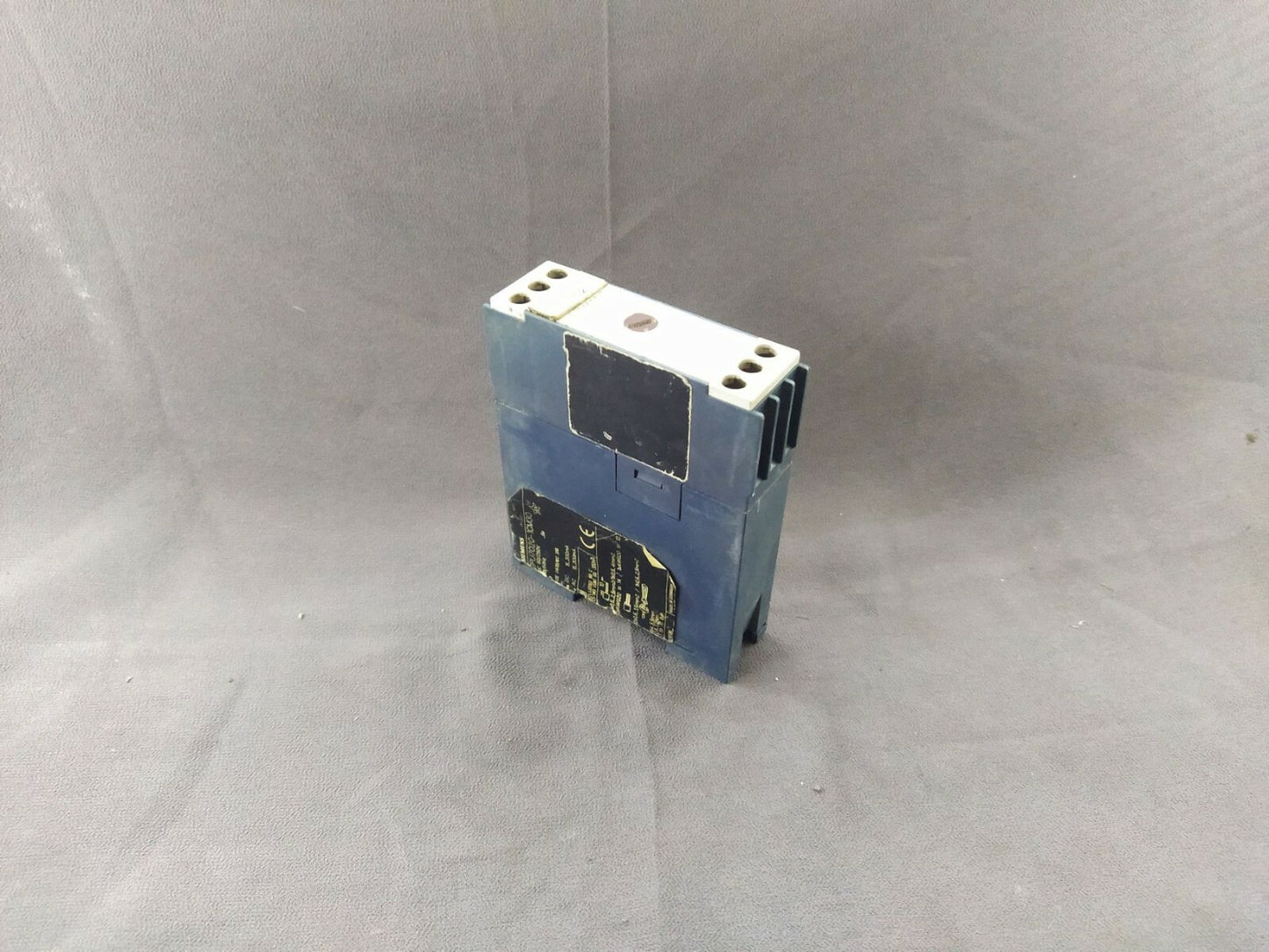 Siemens 7PU7020-1CM30 Two Wire Time Relay