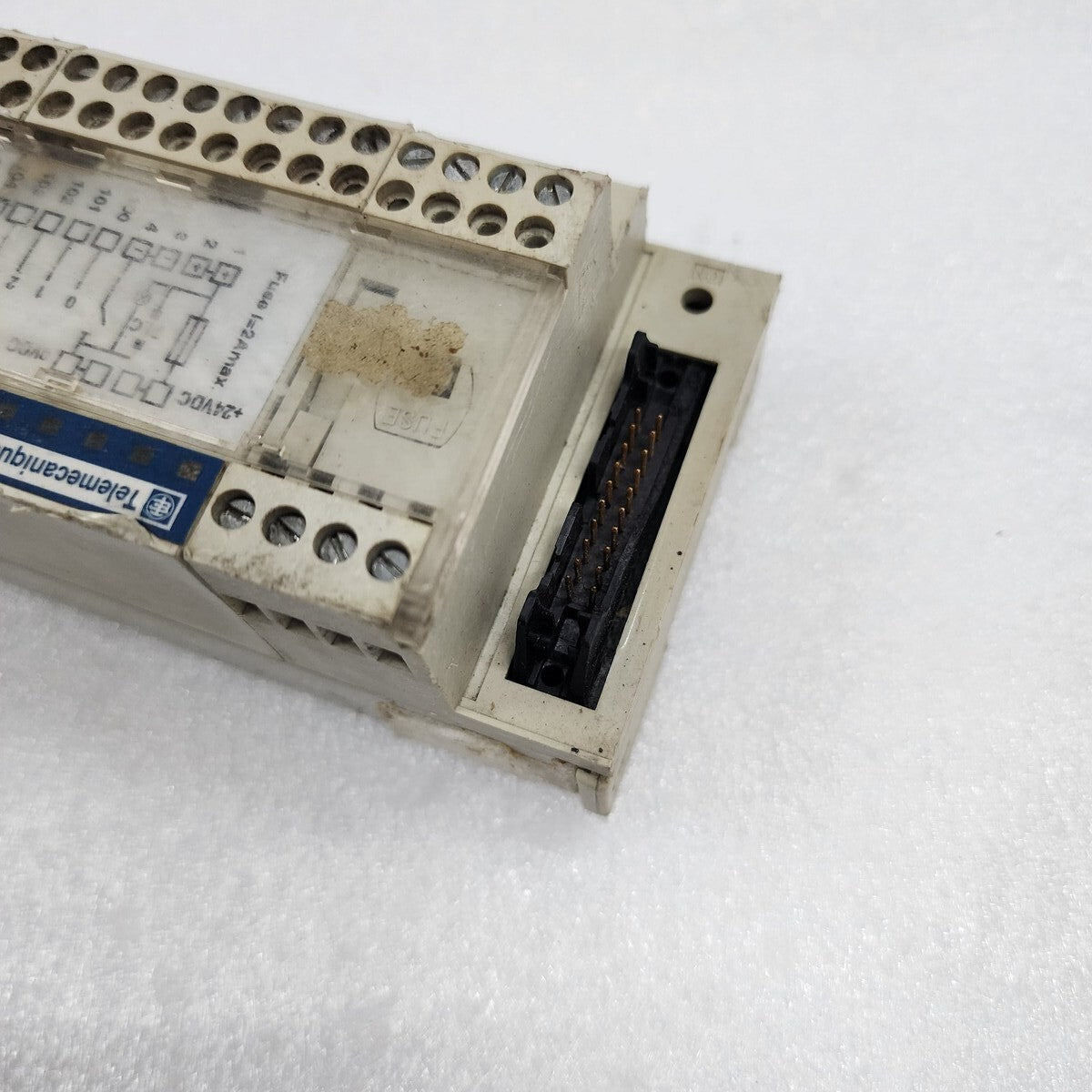 TELEMECANIQUE ABE7-H16R11 I/O SUB BASE