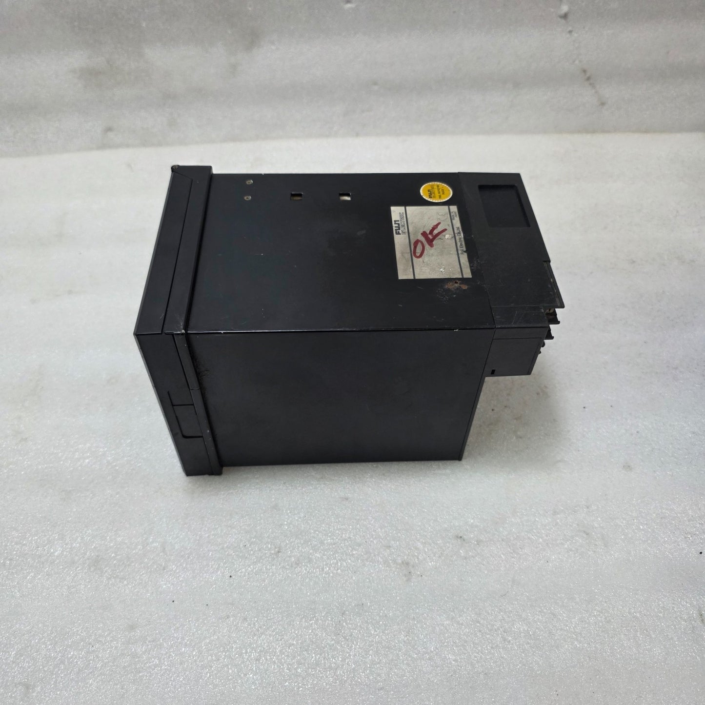 FUJI ELECTRIC PHC33003-EA0YV STRIP CHART RECORDER | 100MM INKJET | 200-240V
