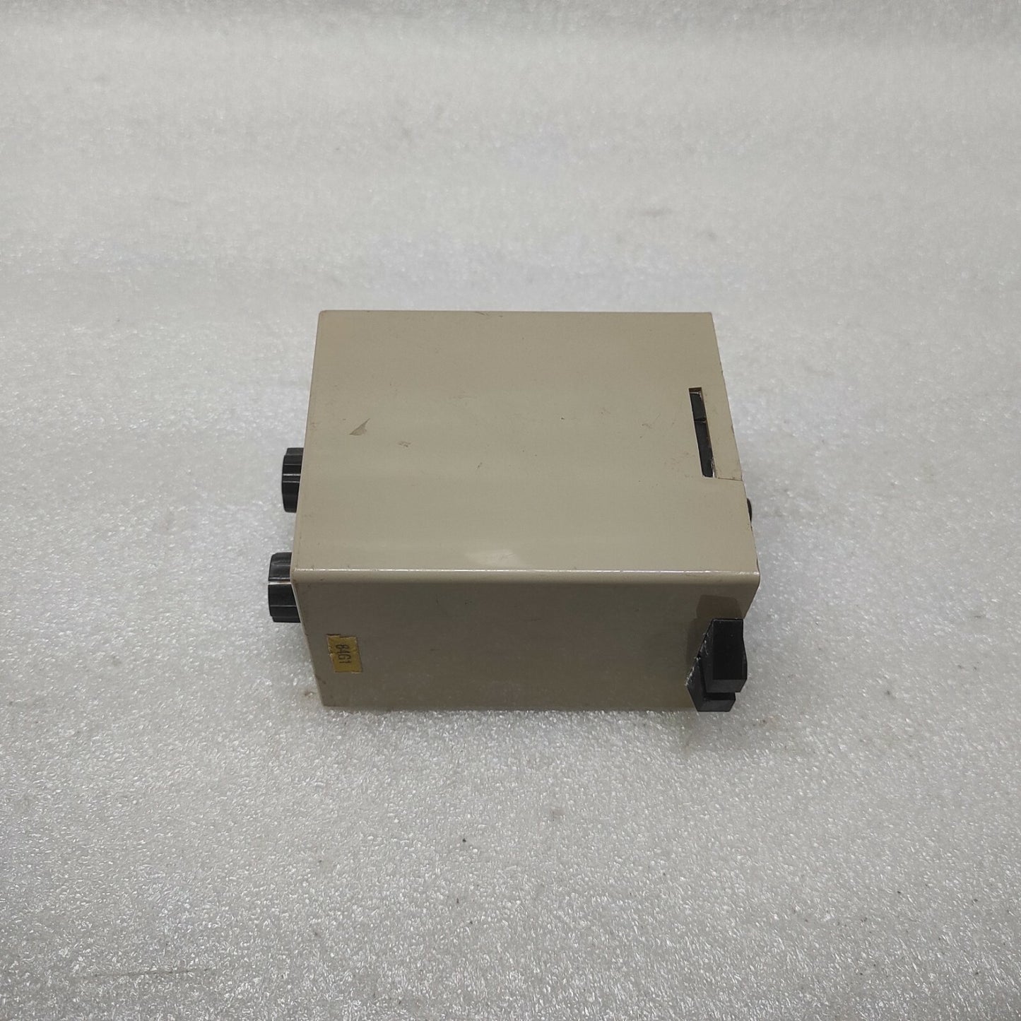OMRON SDV-FL2 VOLTAGE SENSOR 24VDC