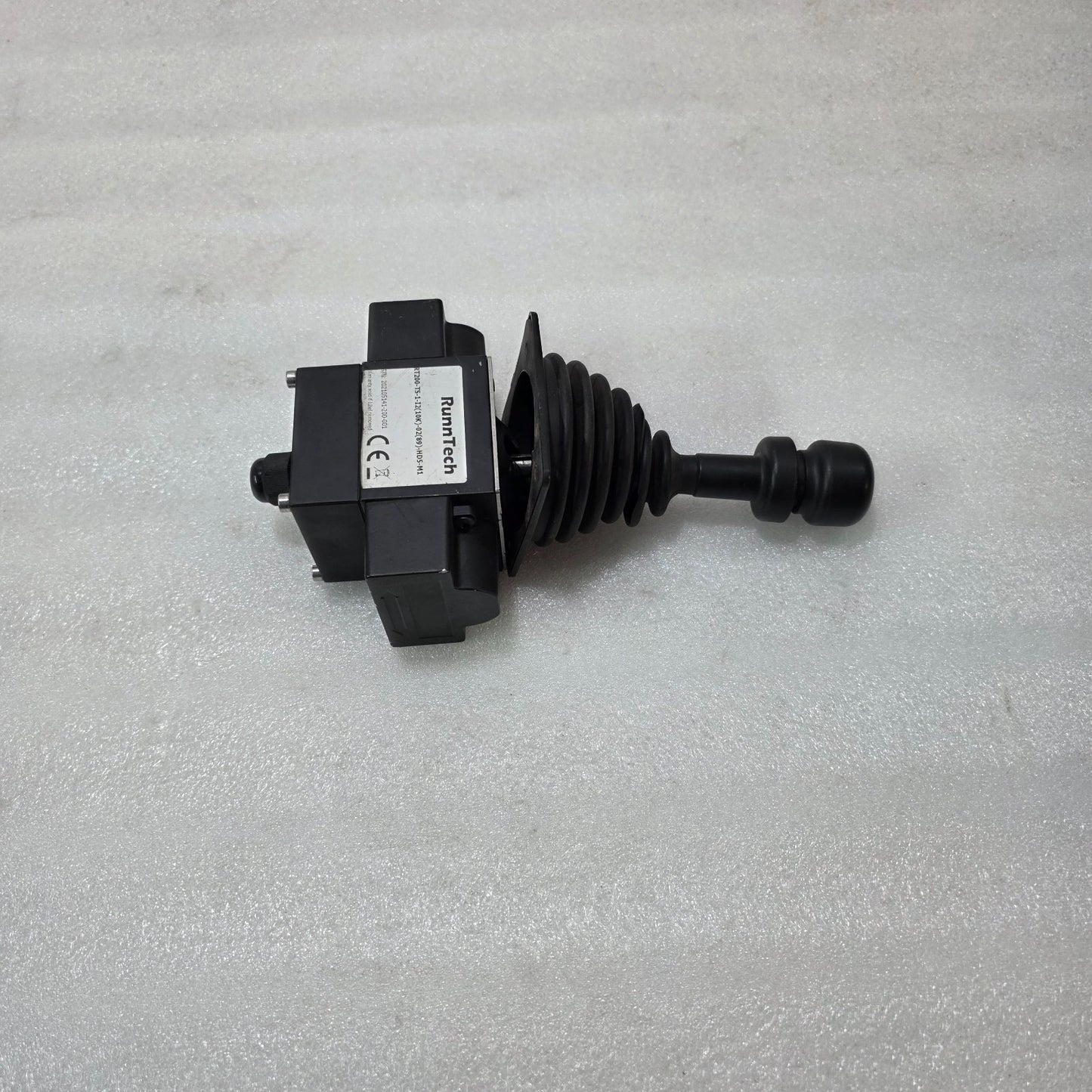 RUNNTECH RT200 INDUSTRIAL JOYSTICK CONTROLLER | RT200-TS-1-I2(10K)-02(89)-HD5-M1