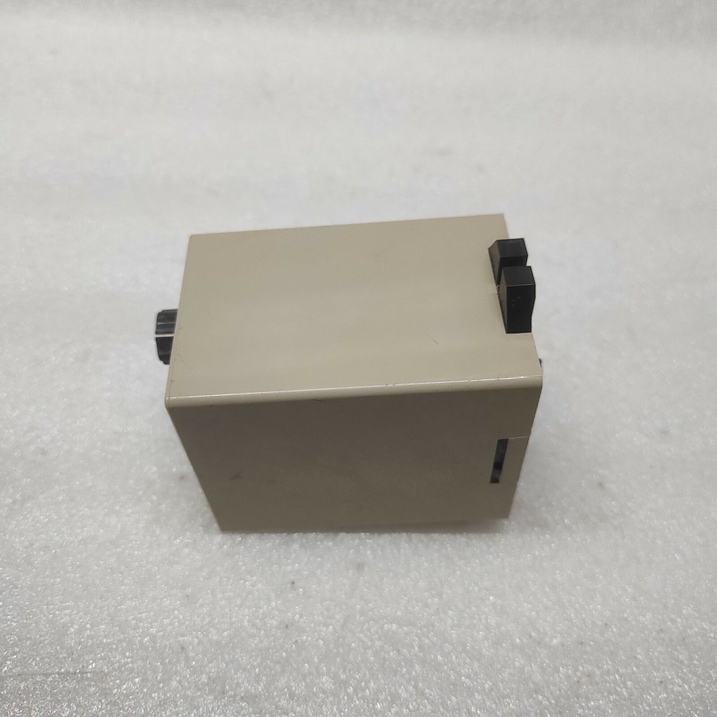 OMRON SDV-FL2 VOLTAGE SENSOR 24VDC