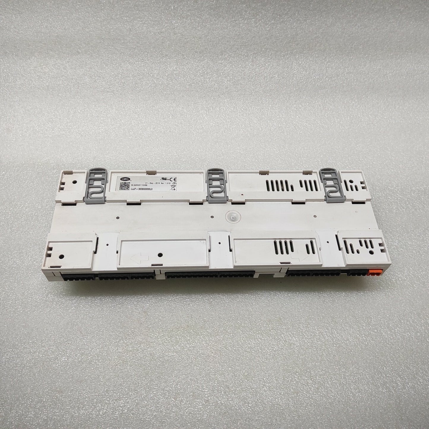 CAREL PCO5+ SYSTEM CONTROLLER P+300B00000L0 24VAC/28-36VDC