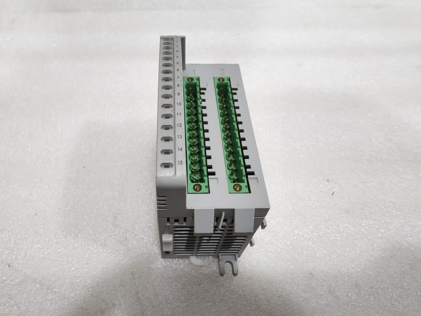 ALLEN BRADLEY CAT 2085-IQ16 MICRO800 16-POINT INPUT MODULE