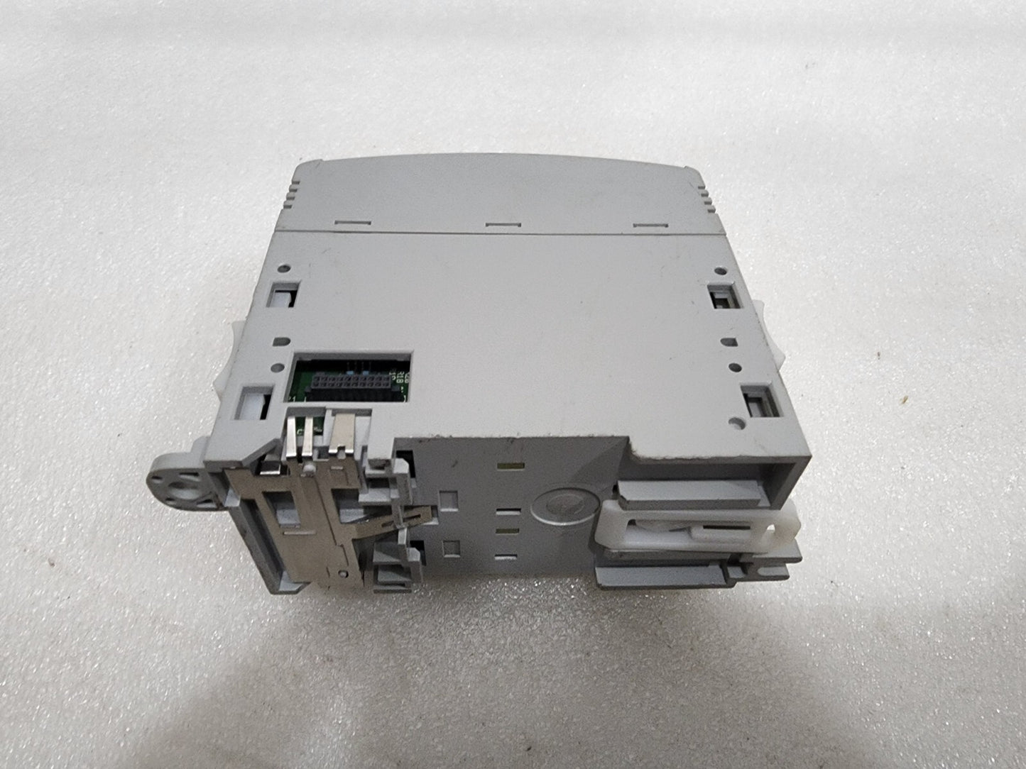 ALLEN BRADLEY CAT 2085-IQ16 MICRO800 16-POINT INPUT MODULE