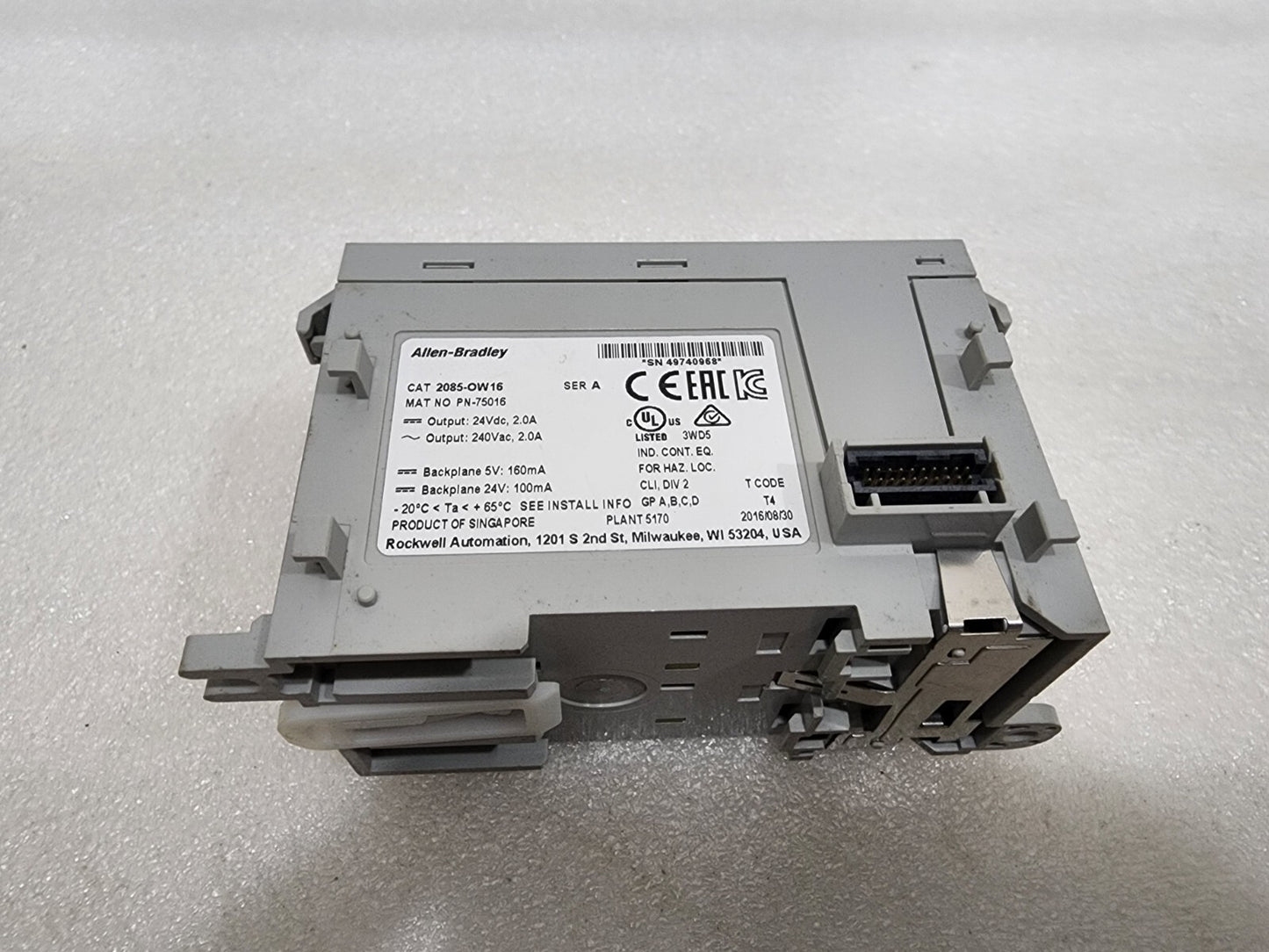 ALLEN BRADLEY CAT 2085-OW16 MICRO800 16-POINT I/O MODULE