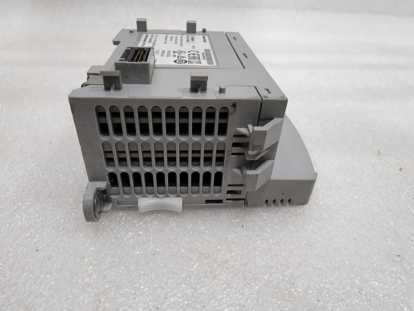 ALLEN BRADLEY CAT 2085-IQ16 MICRO800 16-POINT INPUT MODULE