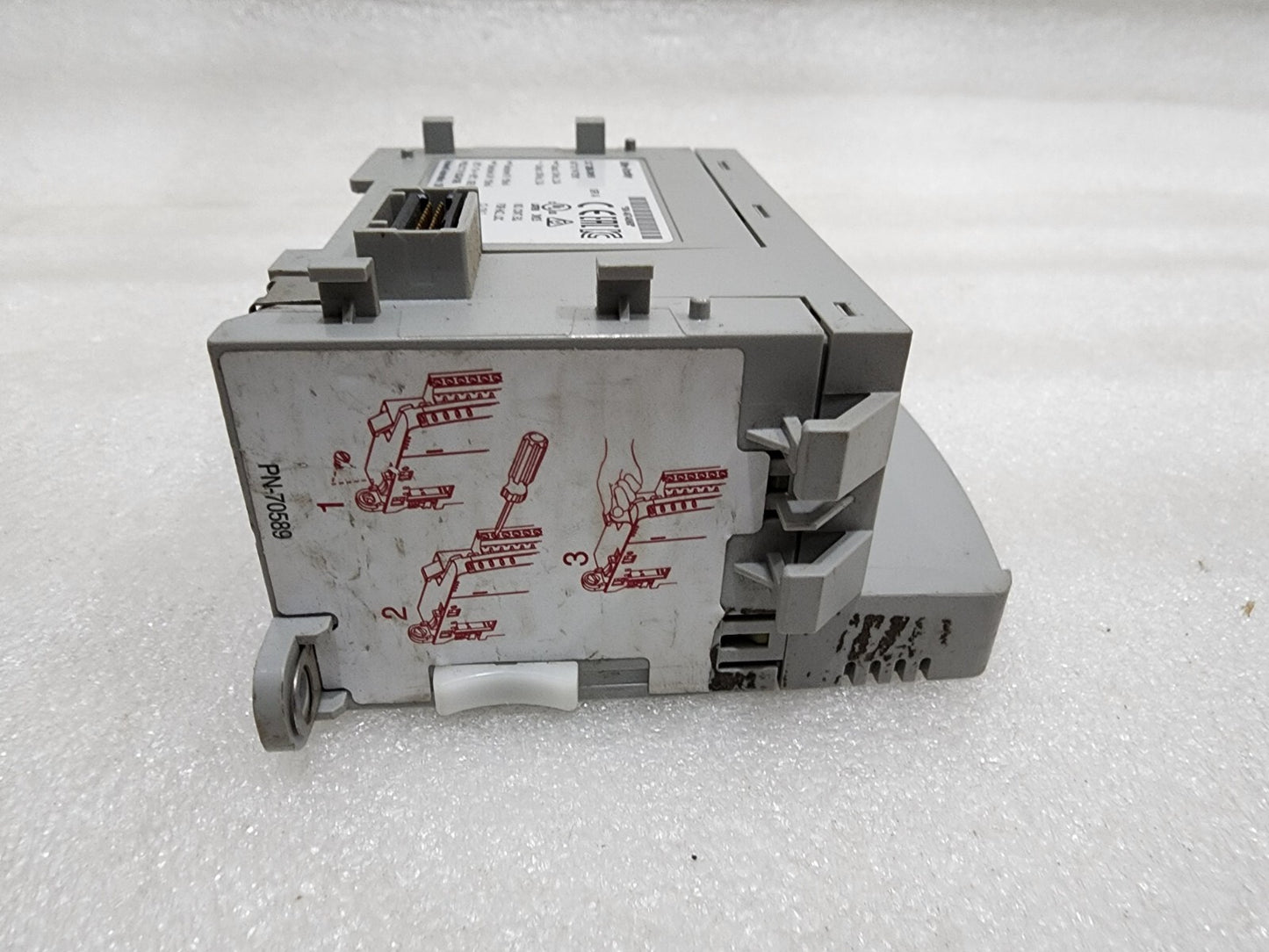 ALLEN BRADLEY CAT 2085-OW16 MICRO800 16-POINT I/O MODULE