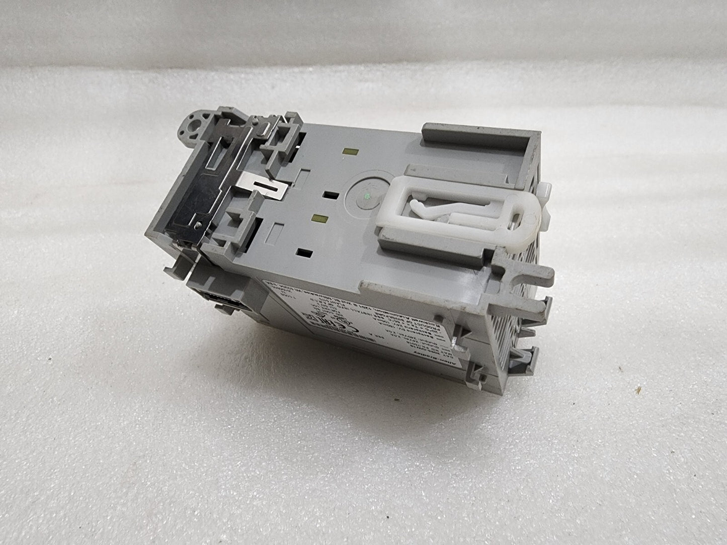 ALLEN BRADLEY CAT 2085-OW16 MICRO800 16-POINT I/O MODULE