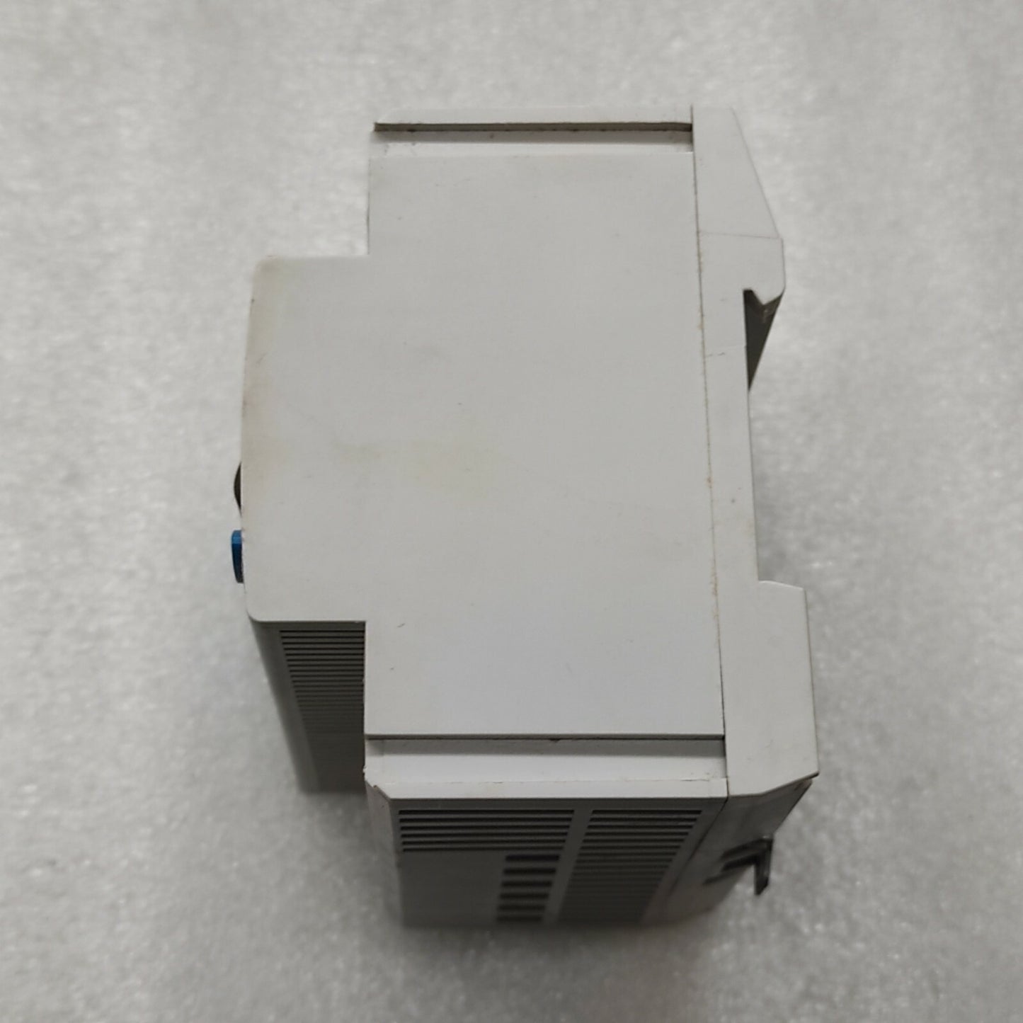 HAGER EV103 DIMMER 242103 230V