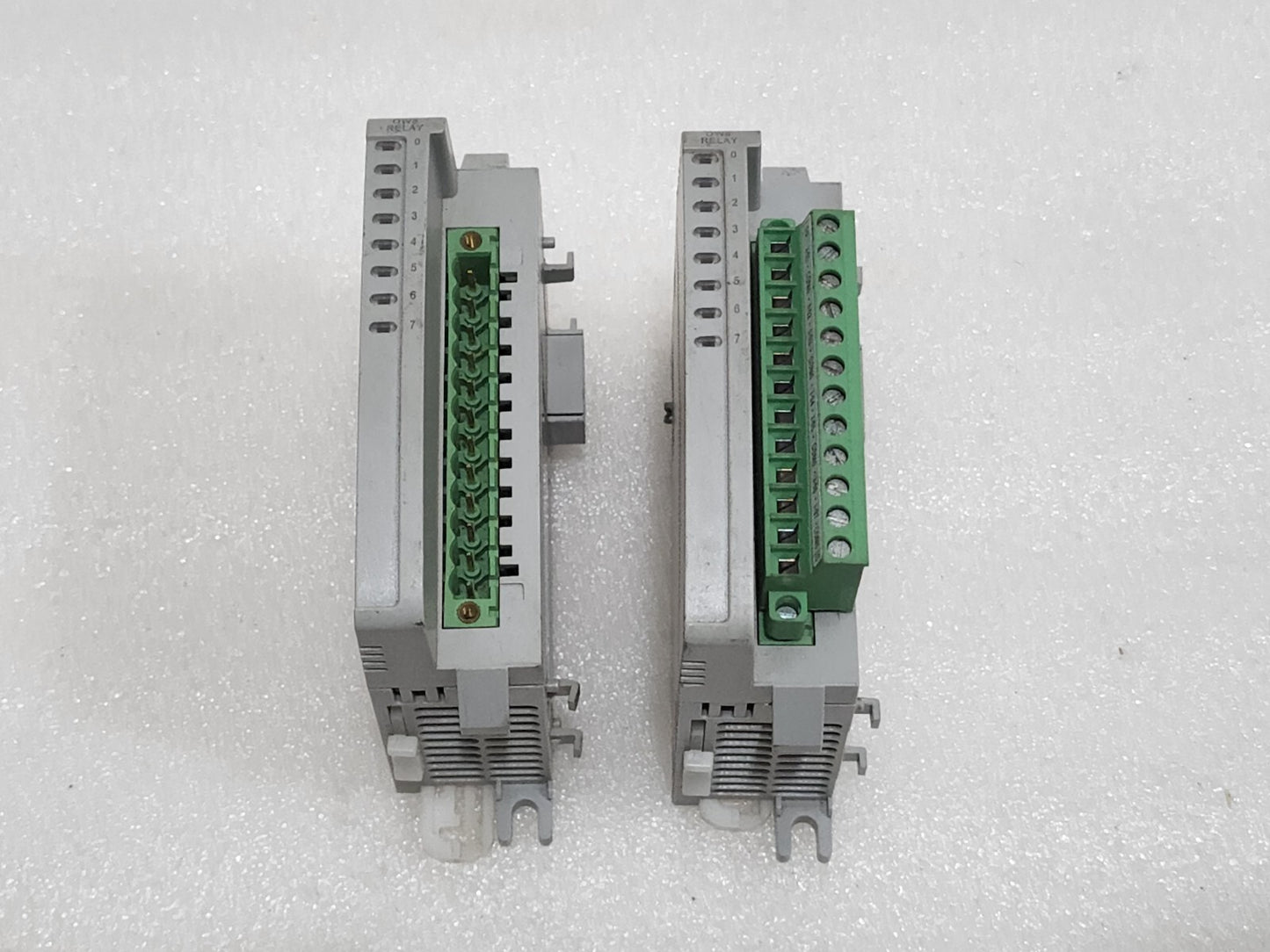 ALLEN BRADLEY CAT 2085-OW8 MICRO800 8POINT I/O MODULE