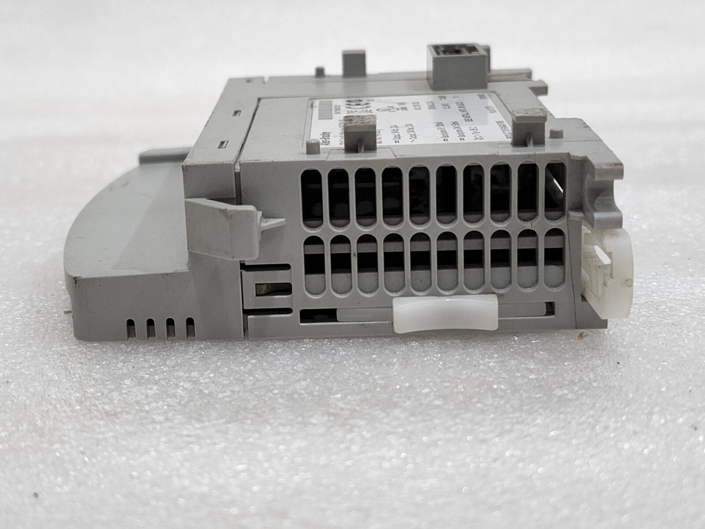 ALLEN BRADLEY CAT 2085-OW8 MICRO800 8POINT I/O MODULE
