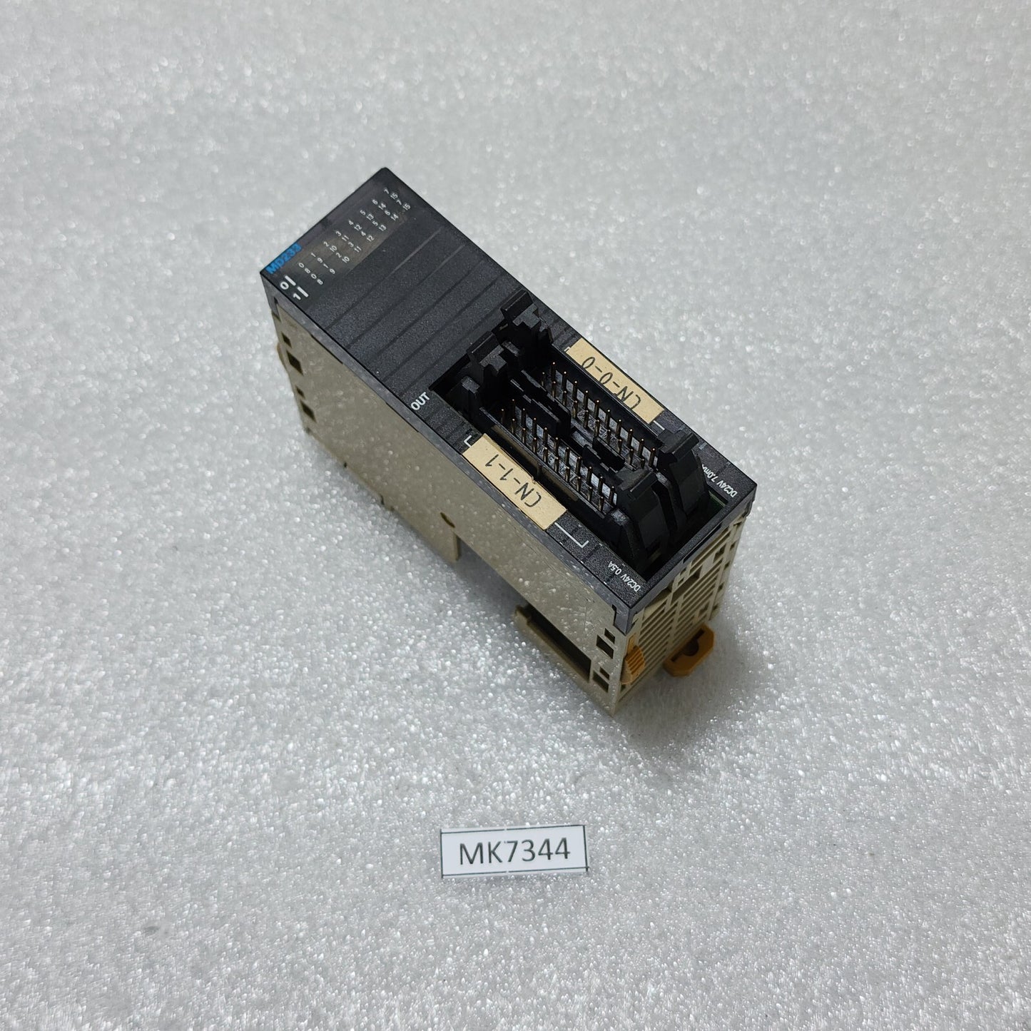 OMRON CJ1W-MD233 INPUT OUTPUT UNIT
