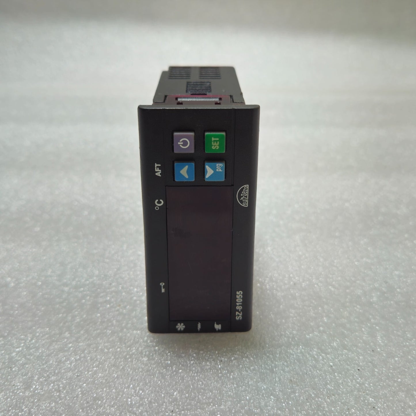 SUB-ZERO SZ-81055 TEMPERATURE CONTROLLER 9V AC/DC