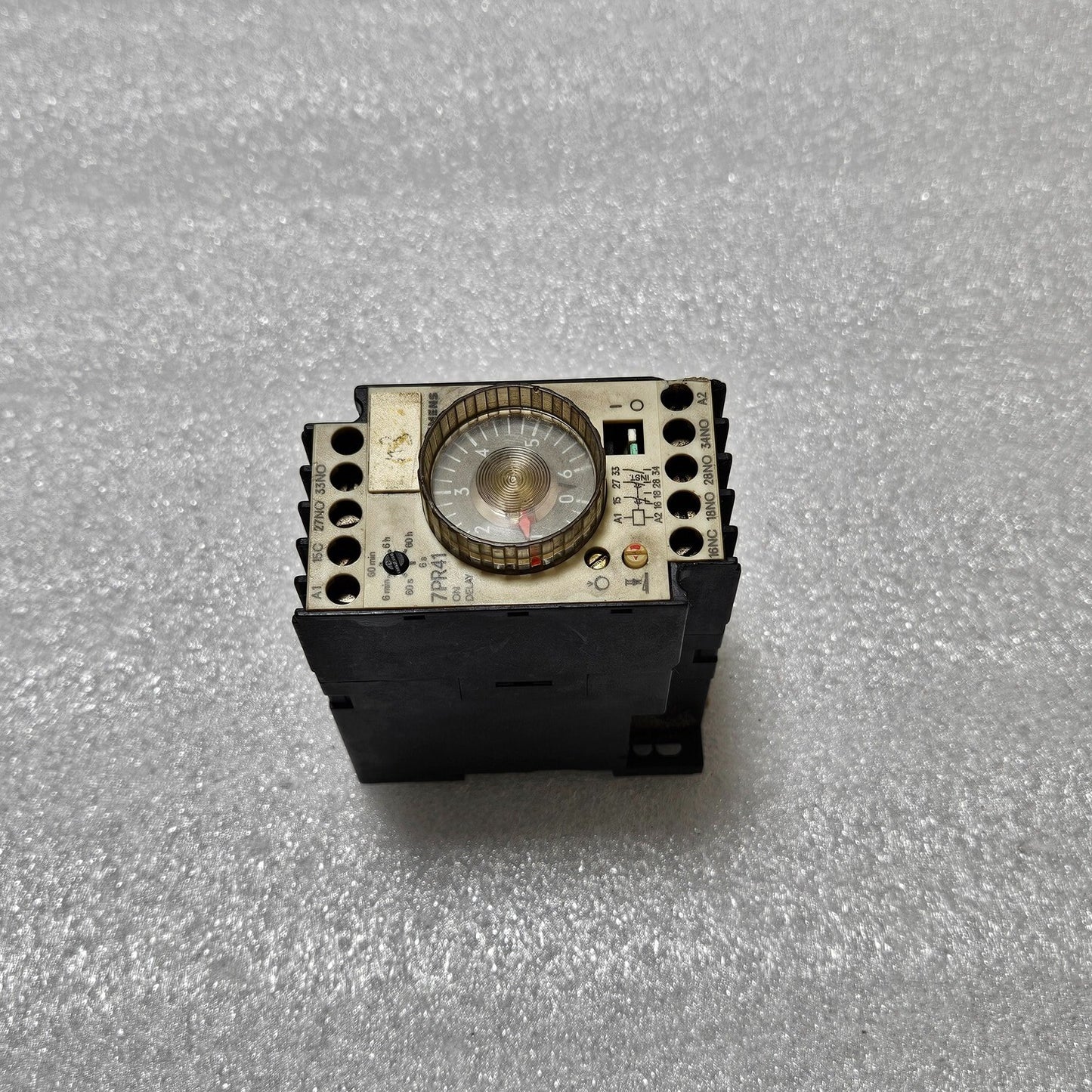 SIEMENS 7PR4140-6PM01  ON DELAY TIME RELAY