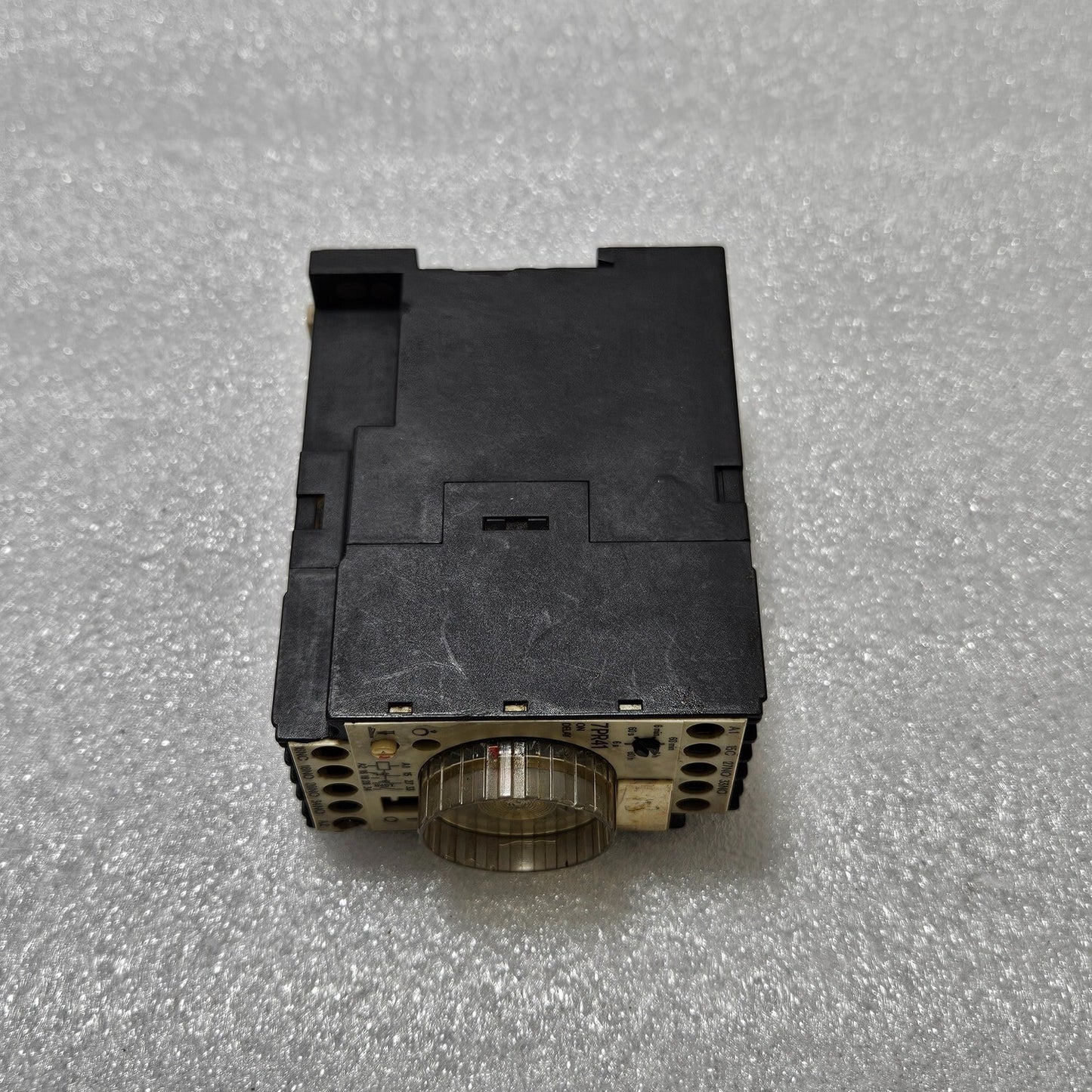 SIEMENS 7PR4140-6PM01  ON DELAY TIME RELAY