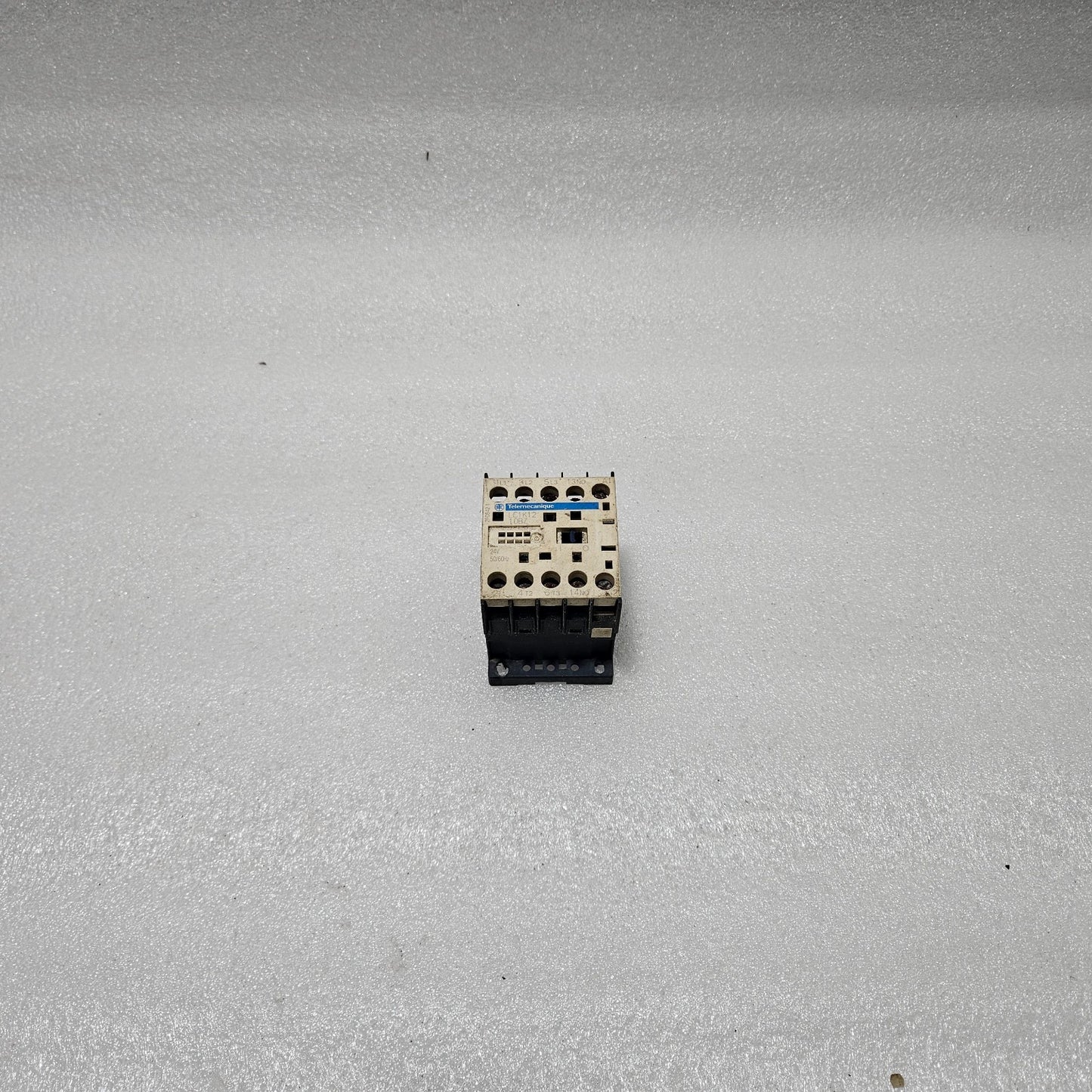 TELEMECANIQUE LC1K12 CONTACTOR 24V AC COIL 12A