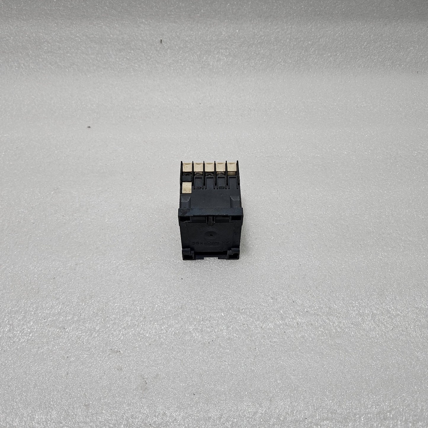 TELEMECANIQUE LC1K12 CONTACTOR 24V AC COIL 12A