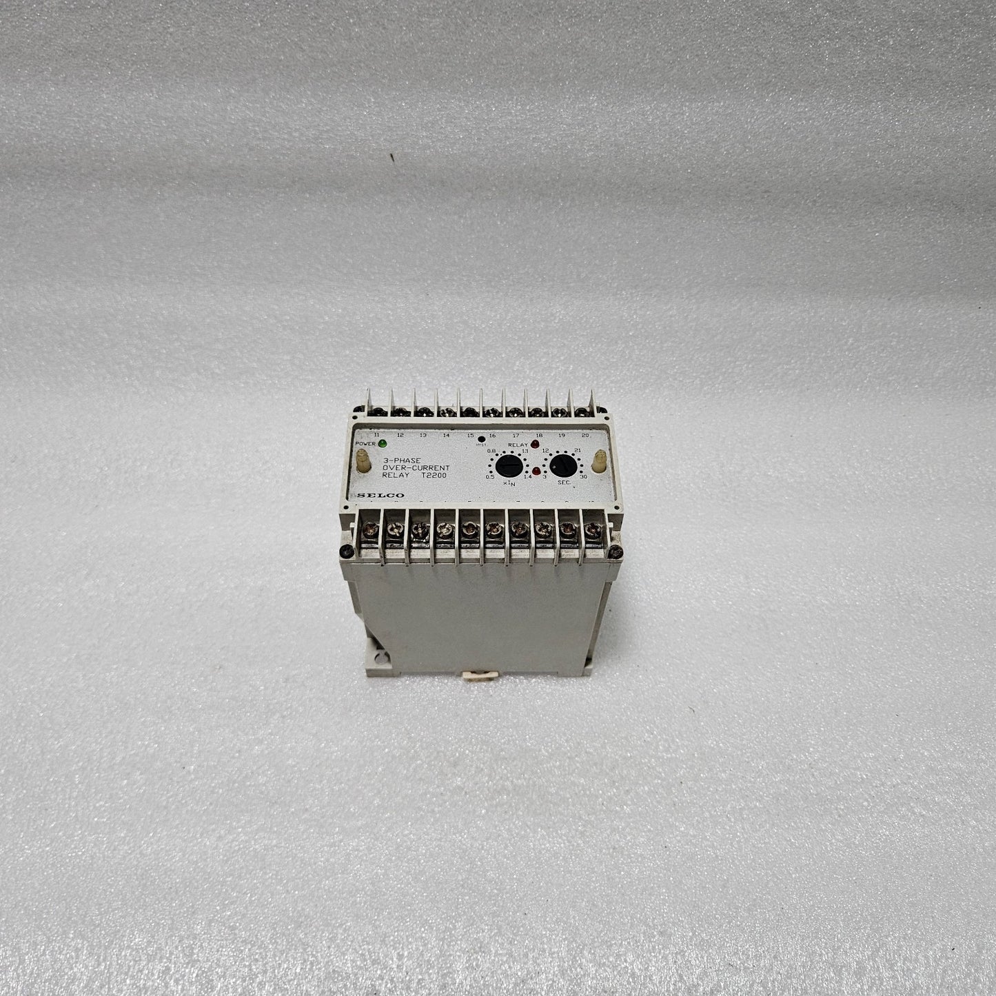 SELCO T2200-02 3-PHASE OVERCURRENT RELAY | 5A | 380 / 440V AC