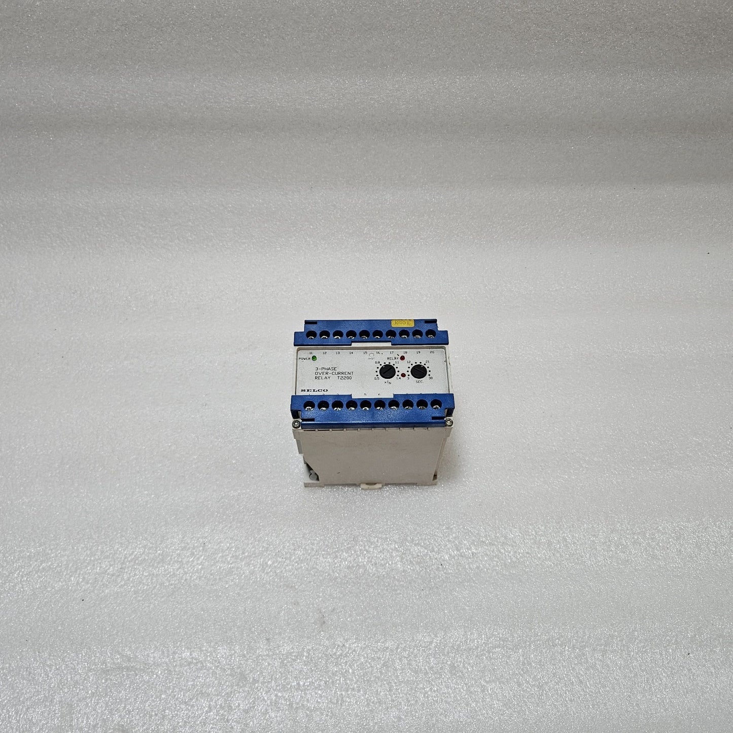 SELCO T2200-02 OVERCURRENT RELAY | 5A | 400 / 450V AC BODY BURNT OPERATIONAL