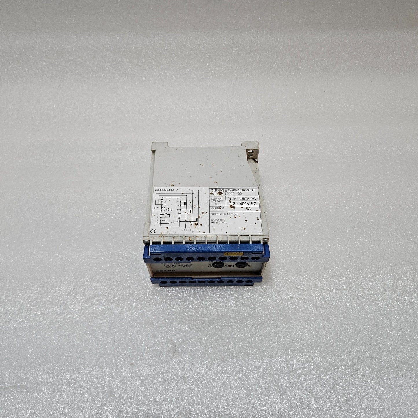 SELCO T2200-02 OVERCURRENT RELAY | 5A | 400 / 450V AC BODY BURNT OPERATIONAL