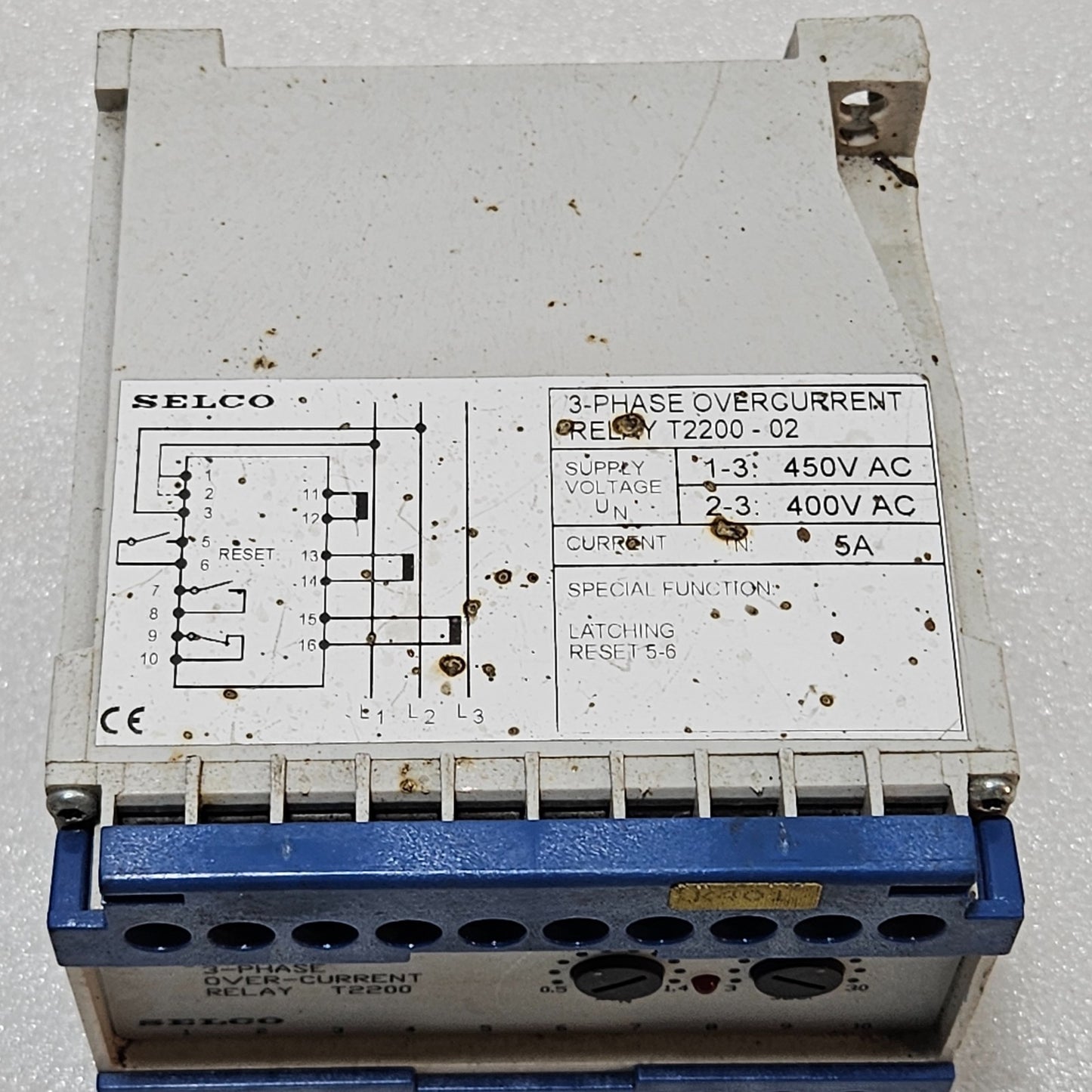 SELCO T2200-02 OVERCURRENT RELAY | 5A | 400 / 450V AC BODY BURNT OPERATIONAL