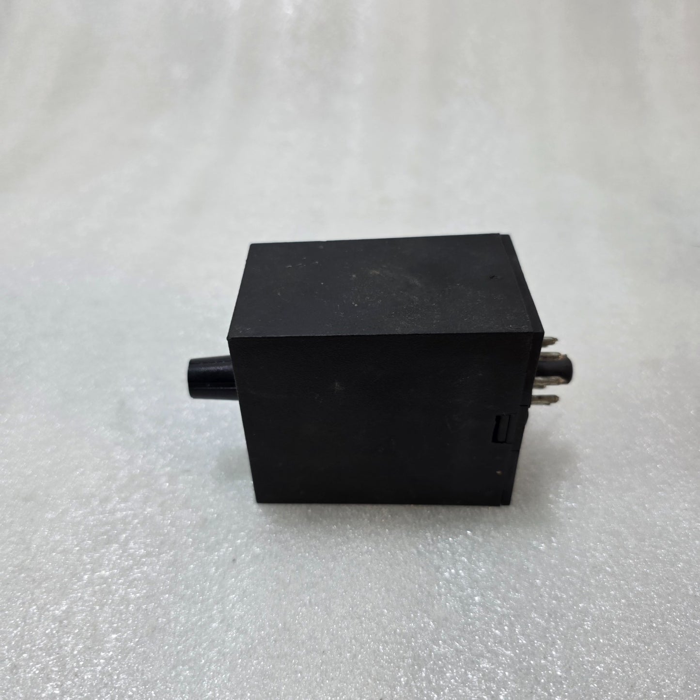 ABB SSAC TRM120A2Y180 TIME DELAY RELAY, 120VAC, ADJUSTABLE 2–180 SECONDS TIMER R
