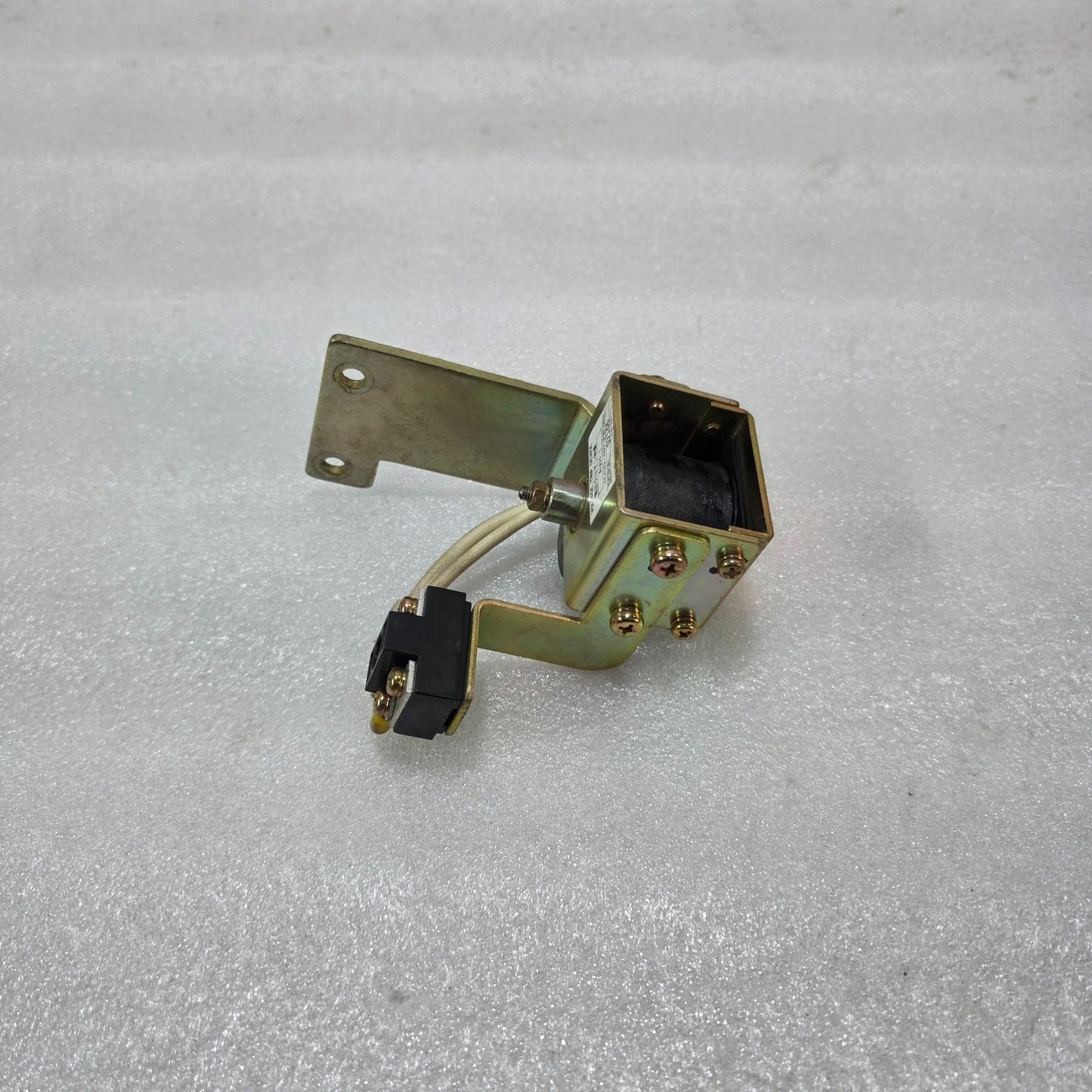 TERASAKI AVH-1 VOLTAGE TRIP DEVICE NA-5977-1-3 |420–480V AC UNDERVOLTAGE RELEASE