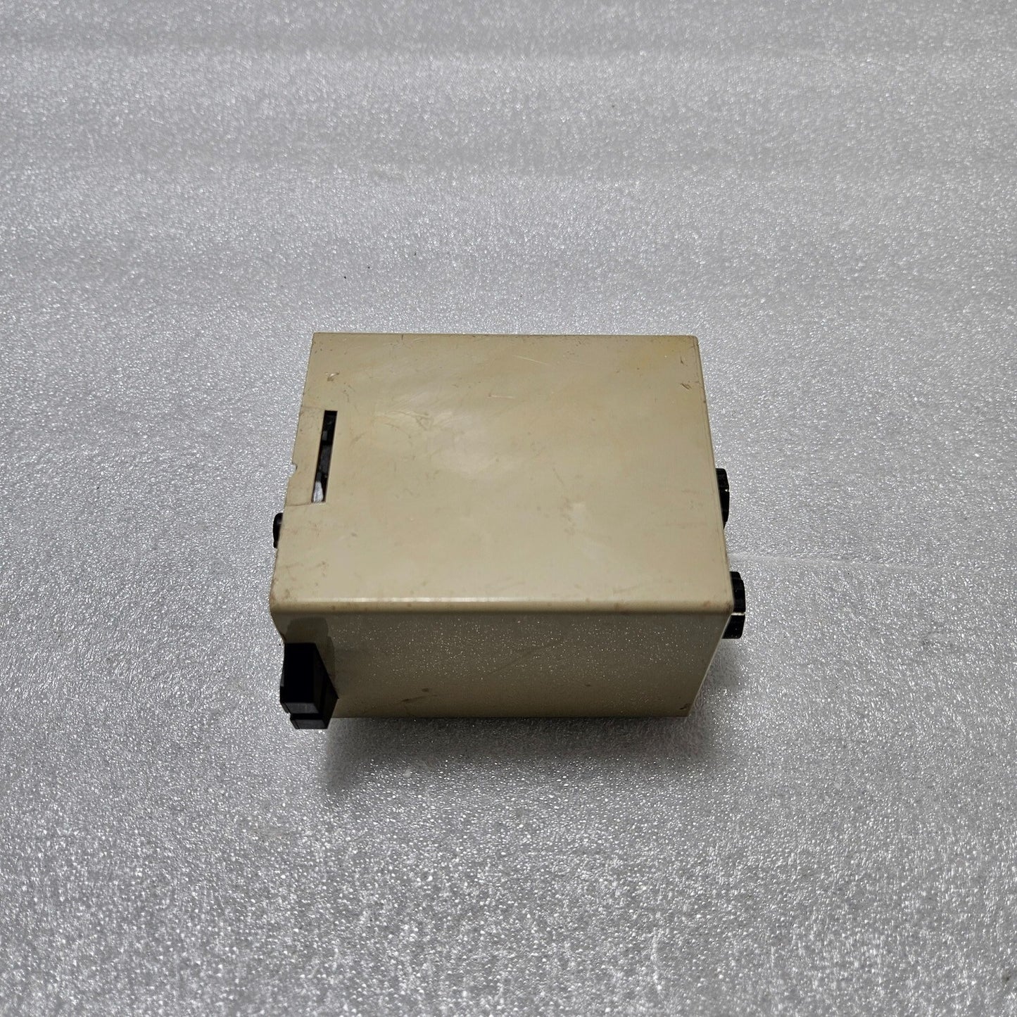 OMRON SDV-FL7 VOLTAGE SENSOR