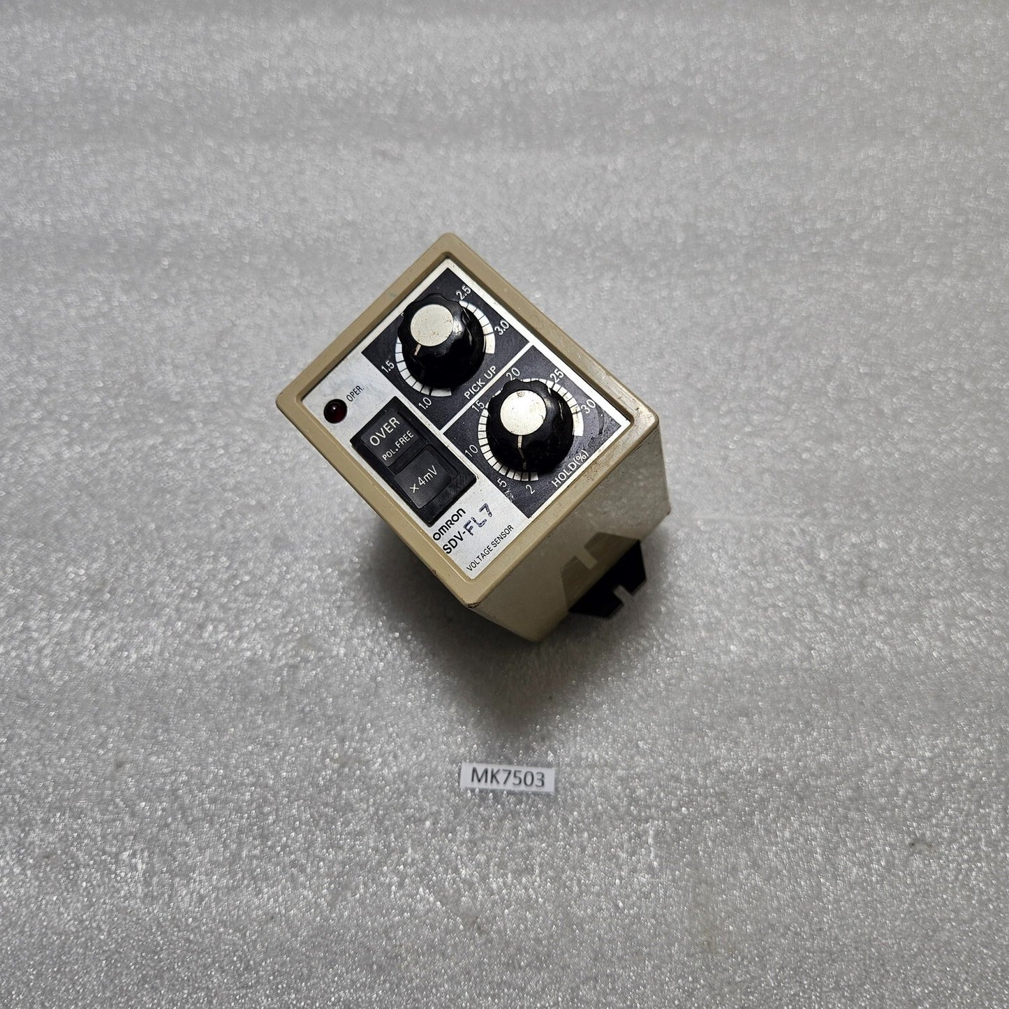 OMRON SDV-FL7 VOLTAGE SENSOR