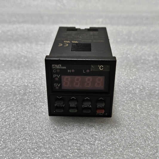 FUJI ELECTRIC PXZ4TAY2-5VC26-D TEMPERATURE CONTROLLER