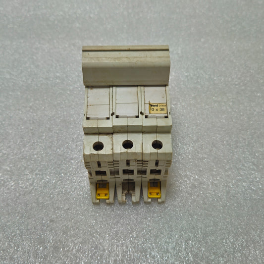 LEGRAND 21404 3-POLE CIRCUIT BREAKER 25A