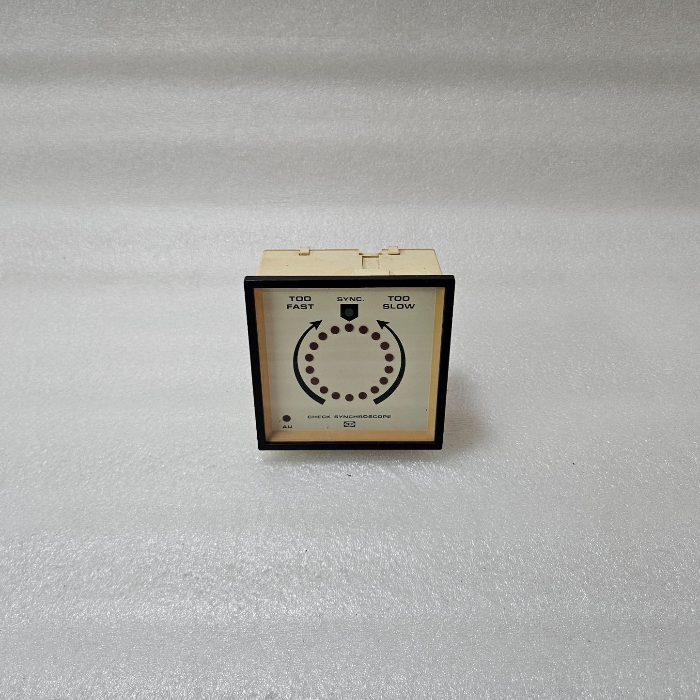 DEIF CHECK SYNCHROSCOPE PANEL METER GENERATOR SYNCHRONIZING INDICATOR 380–440V